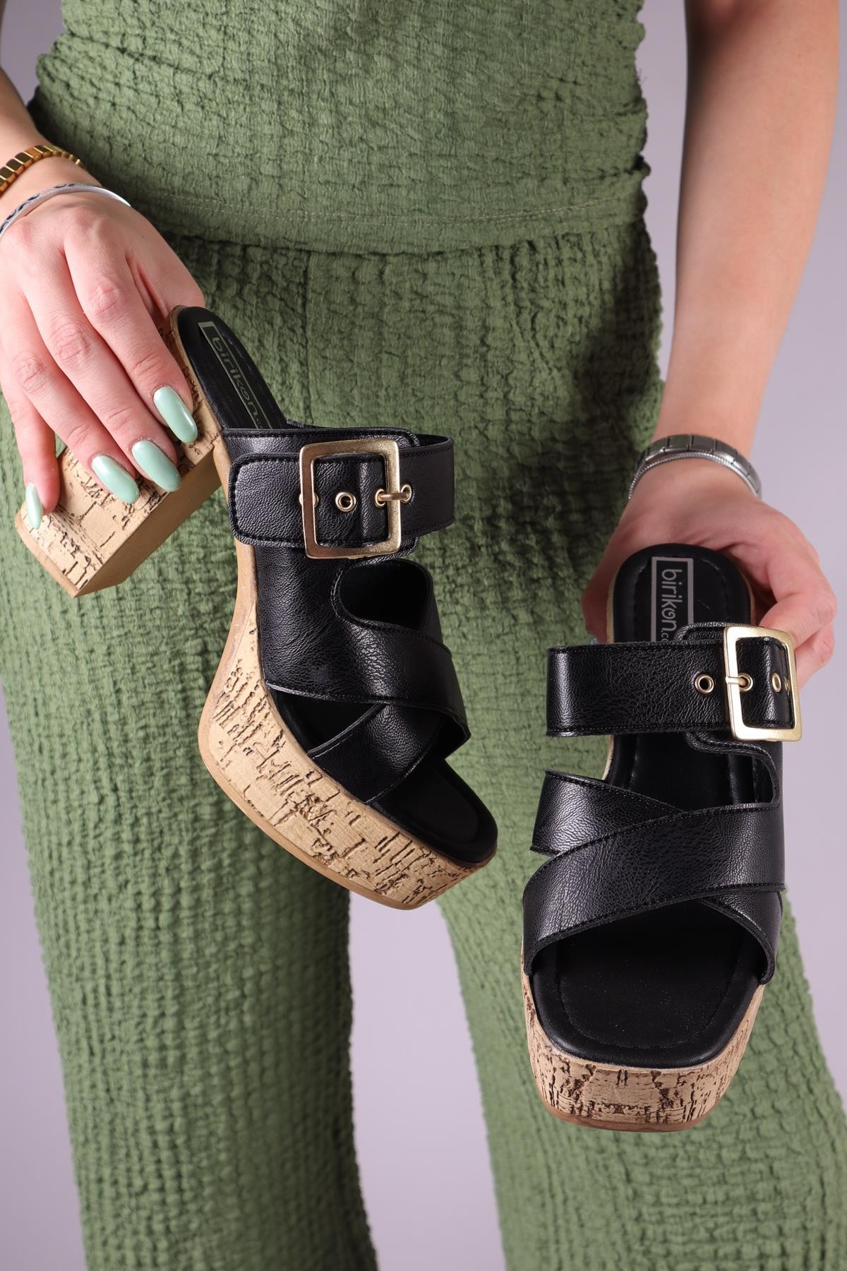 RONİKA Platform Topuklu Terlik SİYAHTERLİK