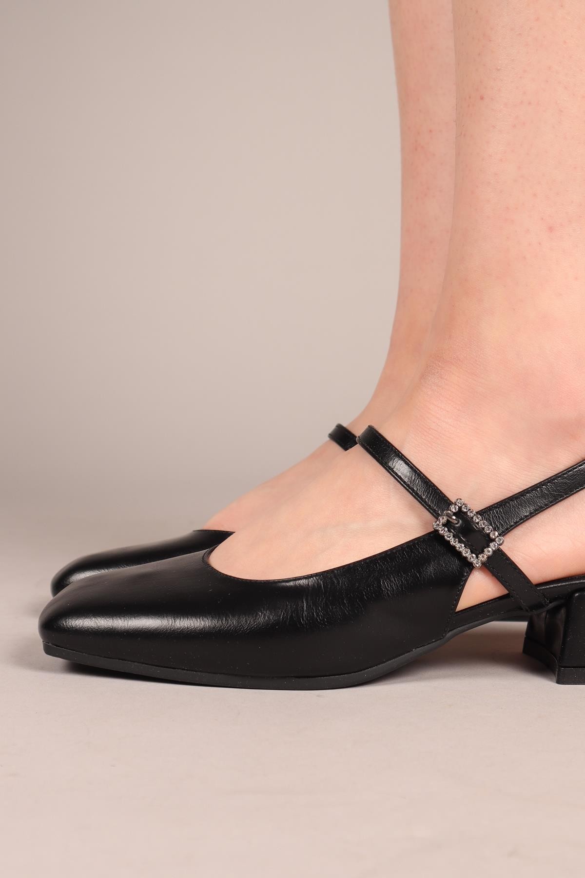 SASARA Taş Tokalı Arkası Açık Babet SİYAHBABET