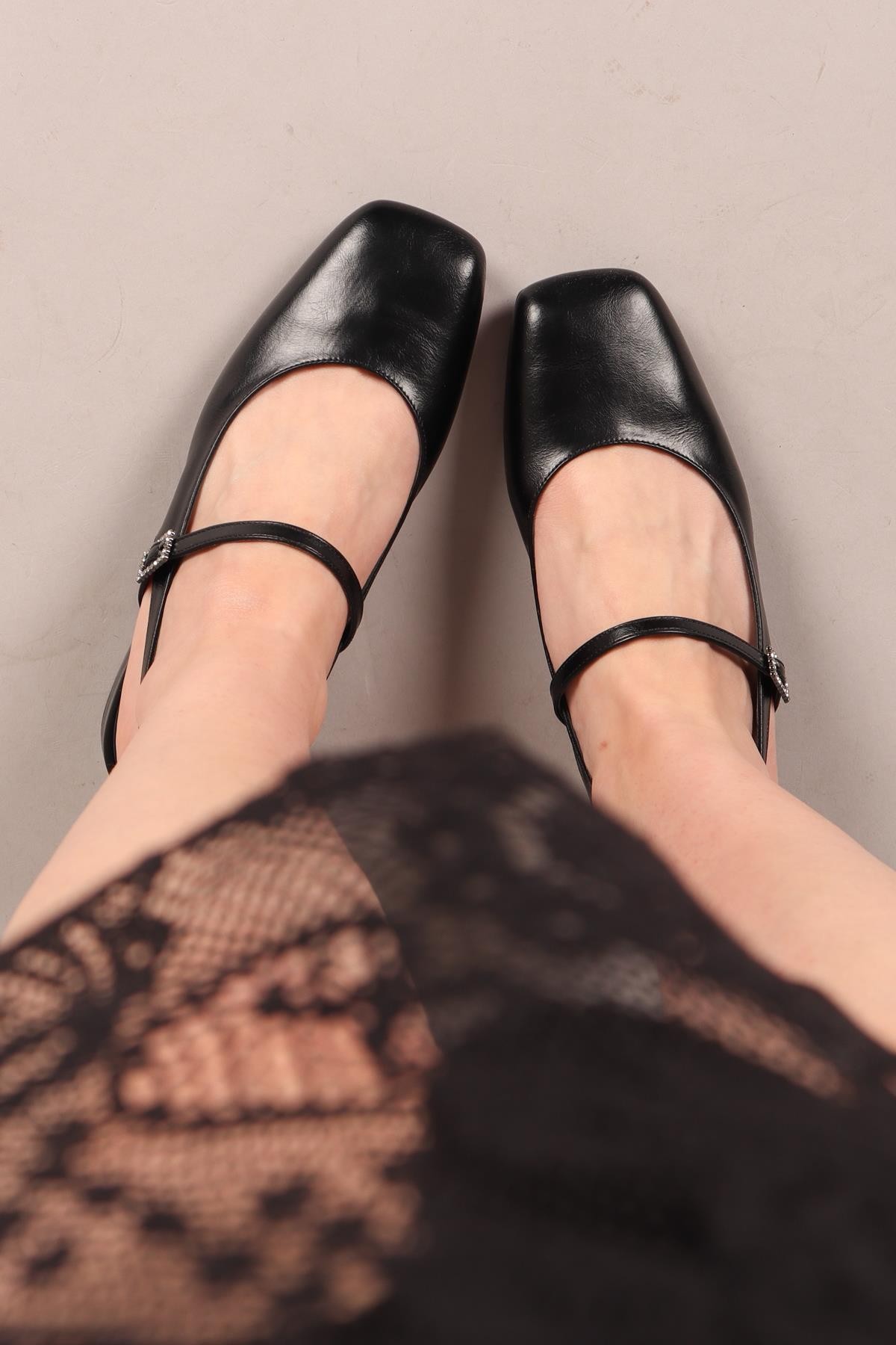 SASARA Taş Tokalı Arkası Açık Babet SİYAHBABET