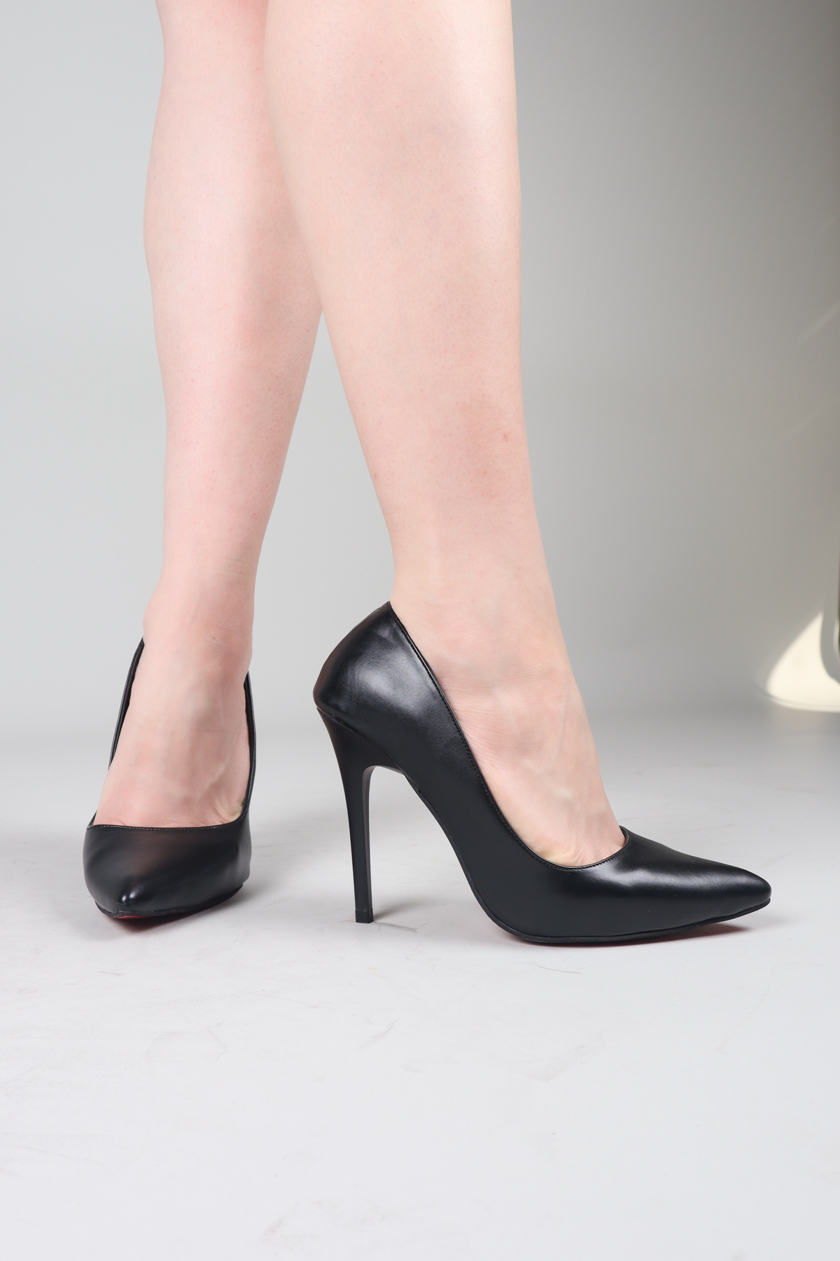 SIFA İnce Topuk Stiletto SİYAHTOPUKLU AYAKKABI