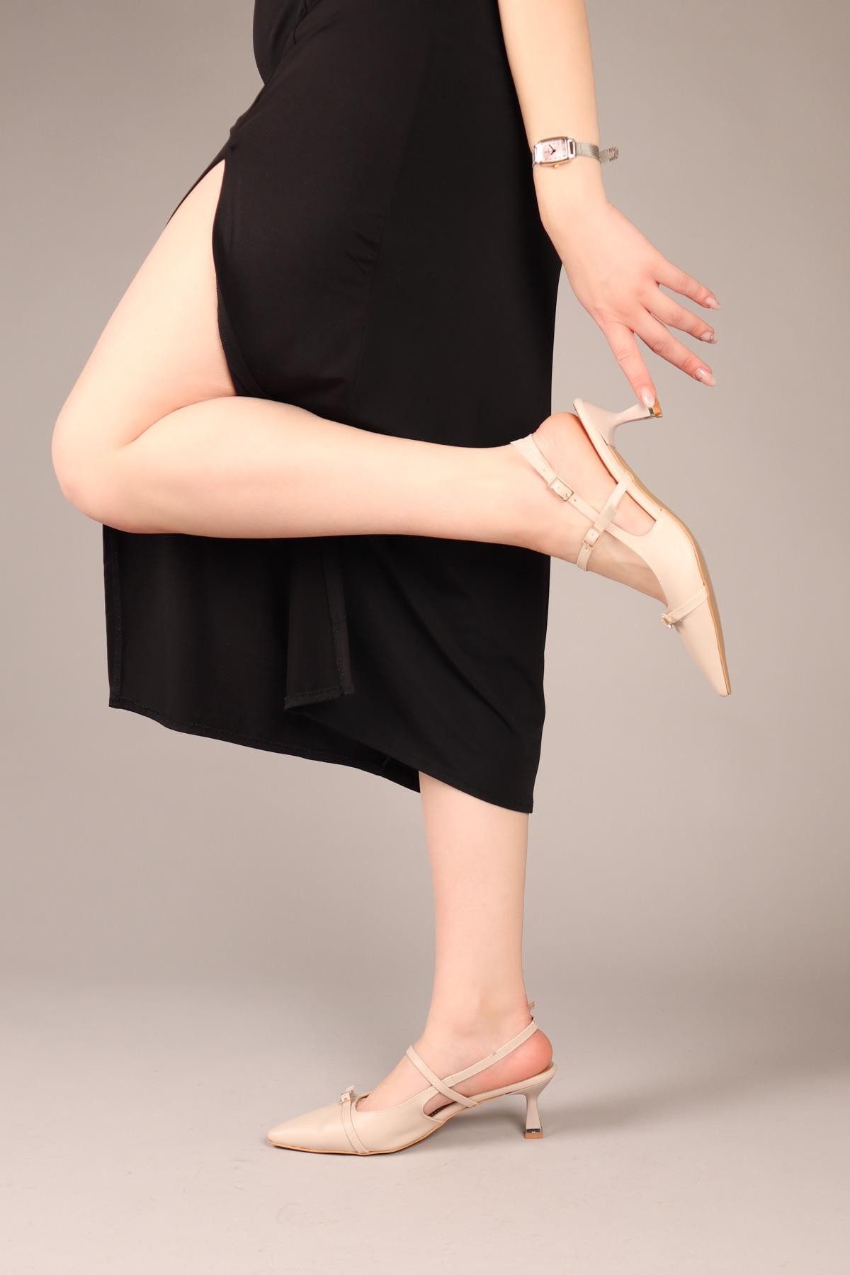 SNUGLY Tokalı Alçak Topuklu Stiletto BEJTOPUKLU AYAKKABI