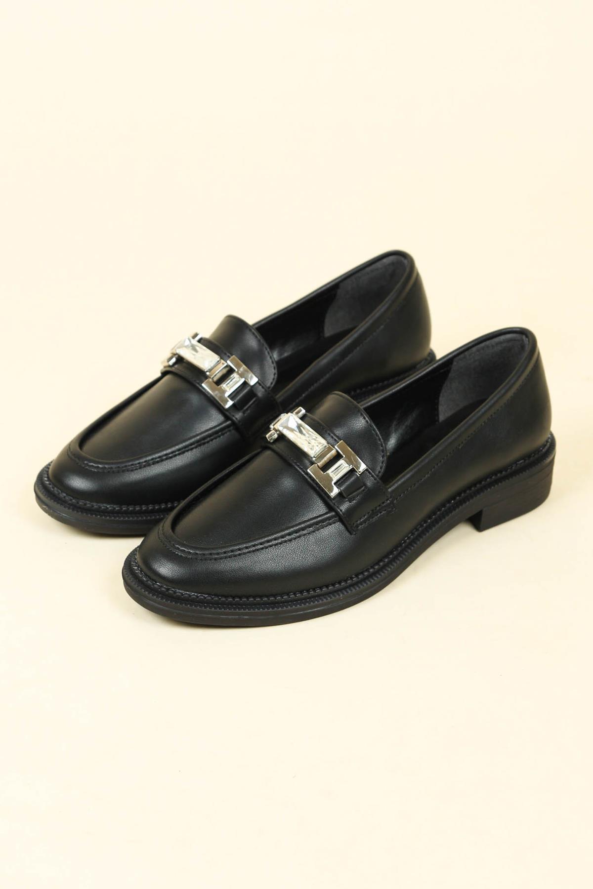 Taş Aksesuarlı Cilt Loafer SİYAHBABET