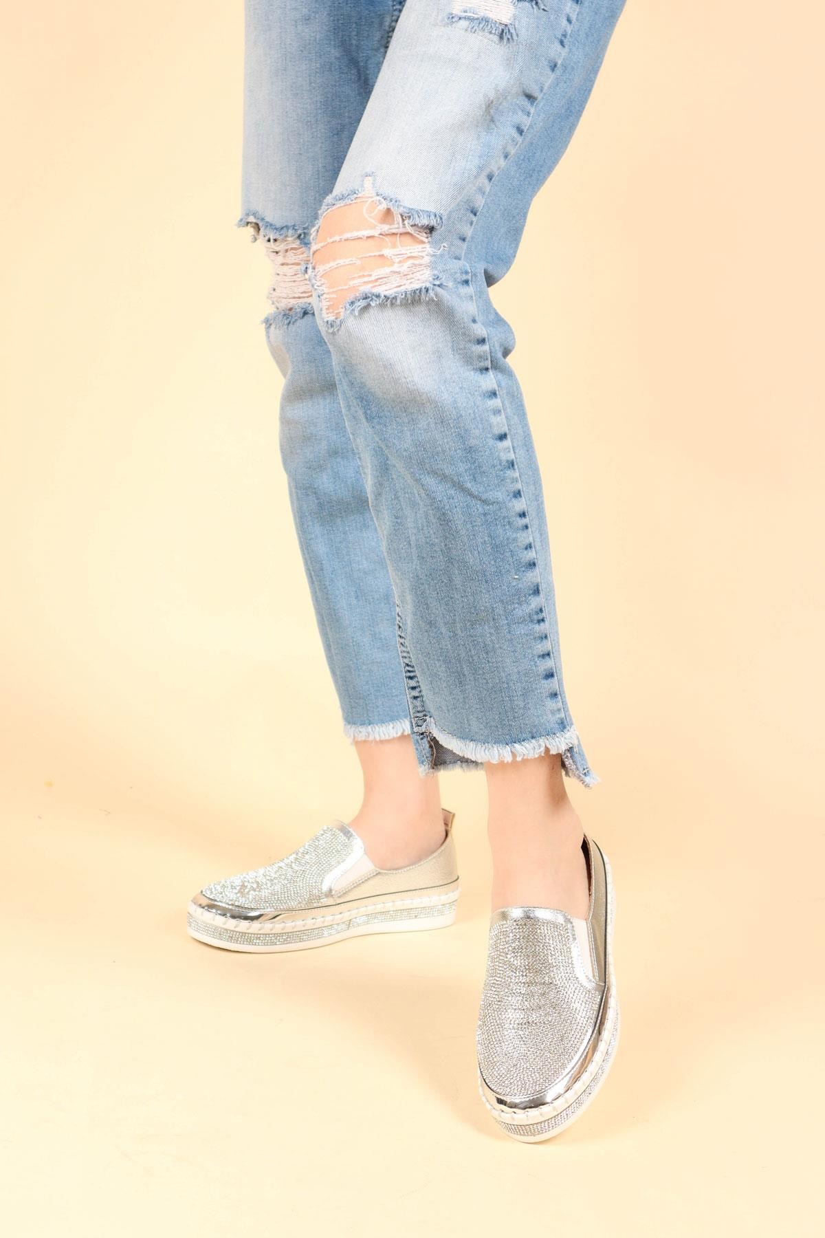 Taş Baskılı Lastikli Sneakers GÜMÜŞSPOR AYAKKABI