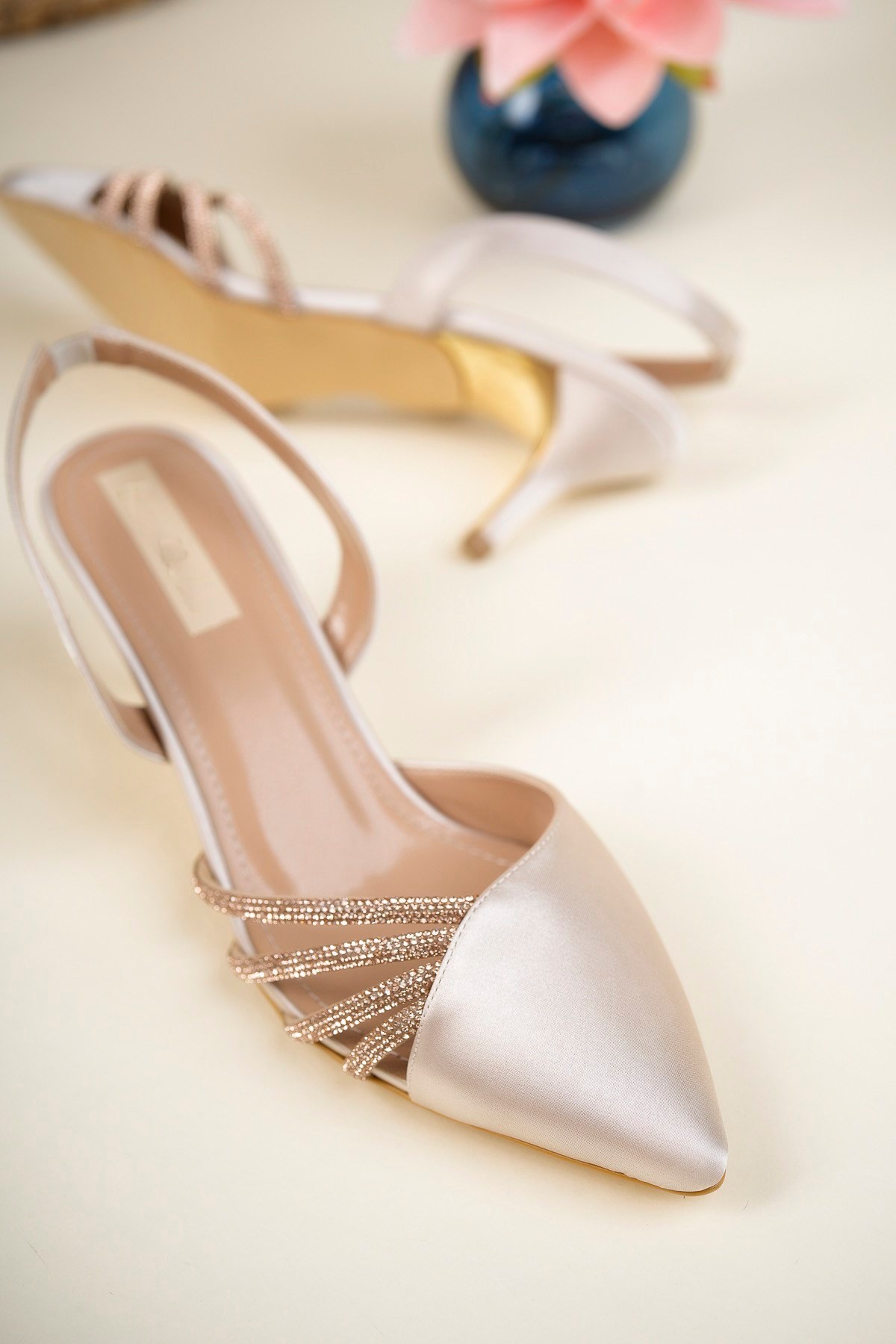 Taş Biyeli Karnı Yarık Stiletto TENTOPUKLU AYAKKABI