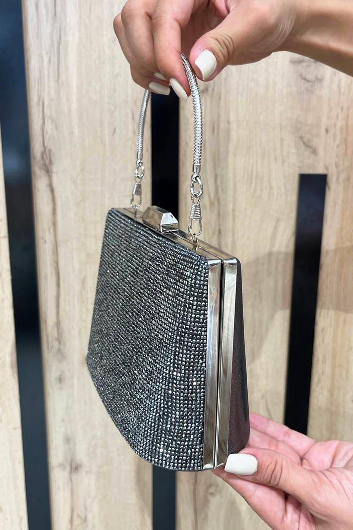 Taşlı Metal Saplı Kutu Çanta PLATİNÇANTA