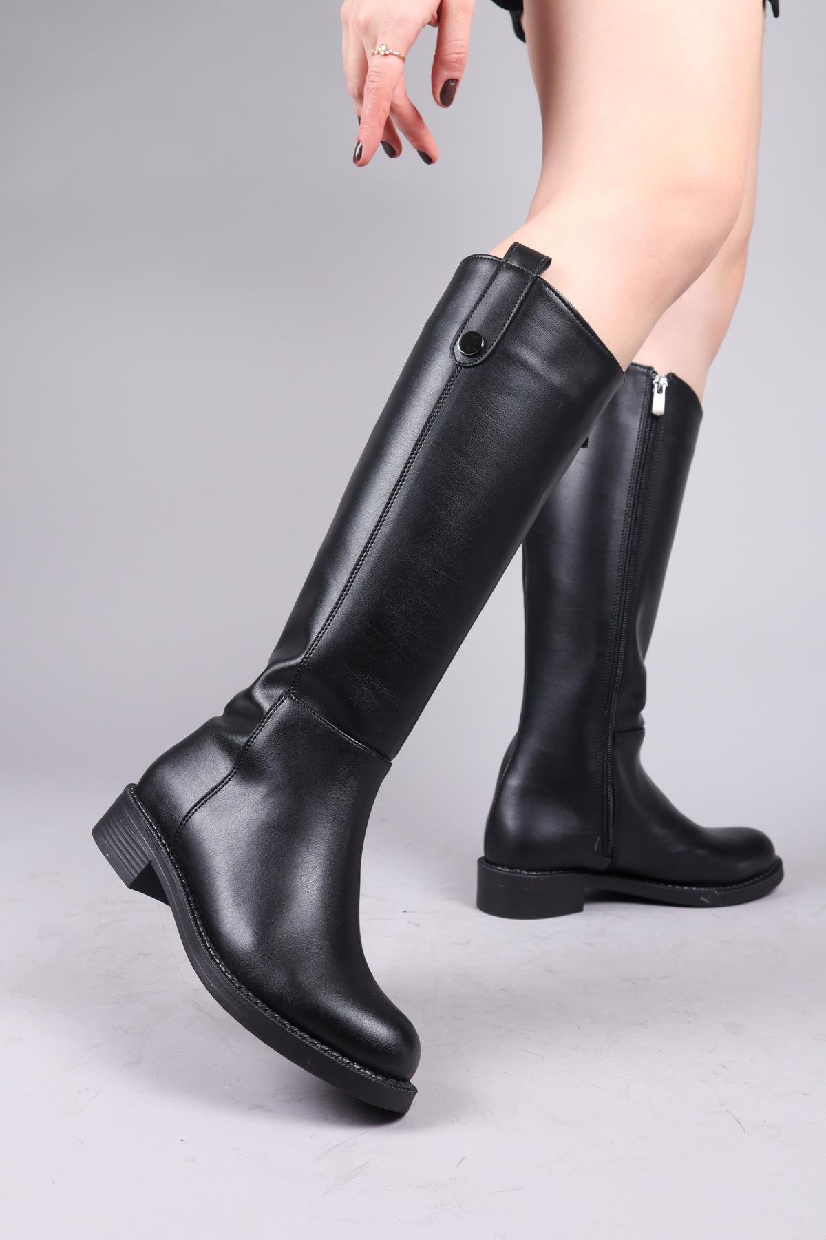 TERIGA Düğme Aksesuarlı Düz Çizme SİYAHÇİZME 