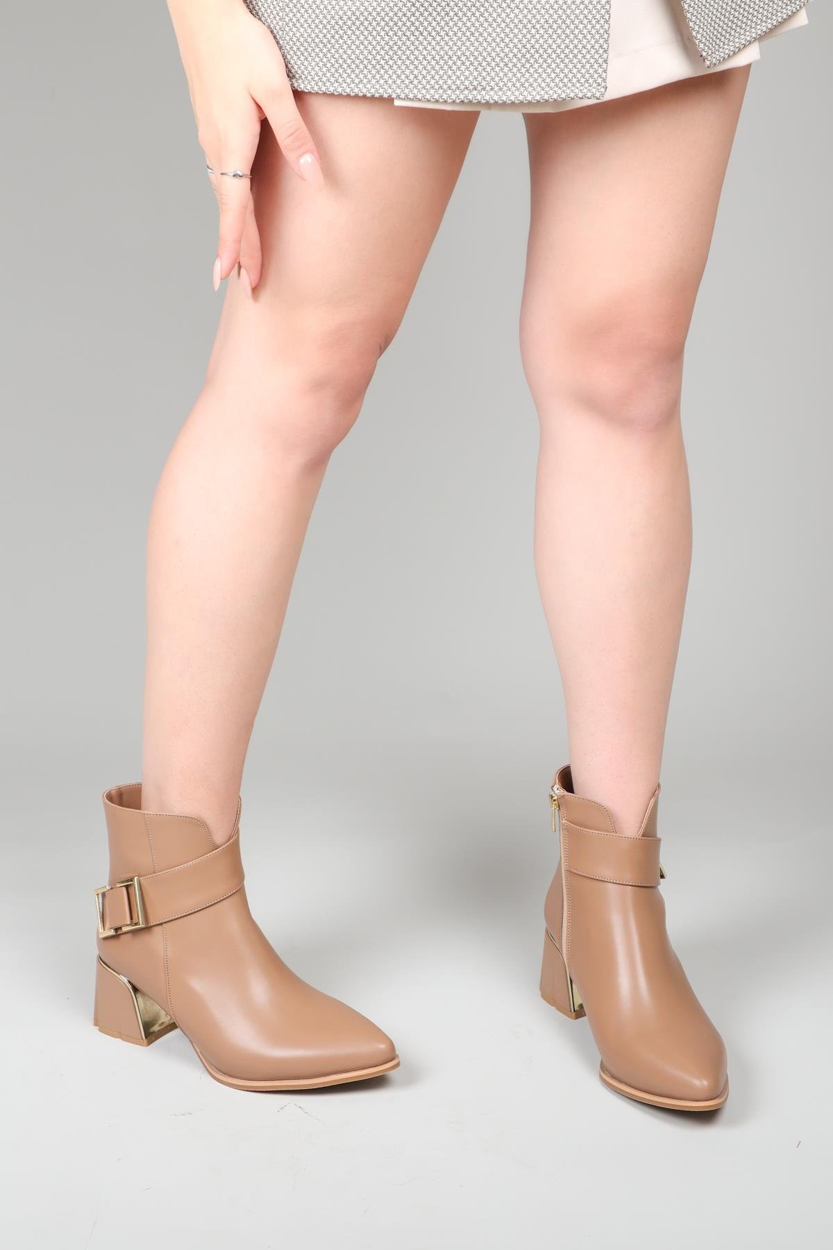 Toka Aksesuarlı Topuk Detaylı Bot  SÜTLÜ KAHVEBOT