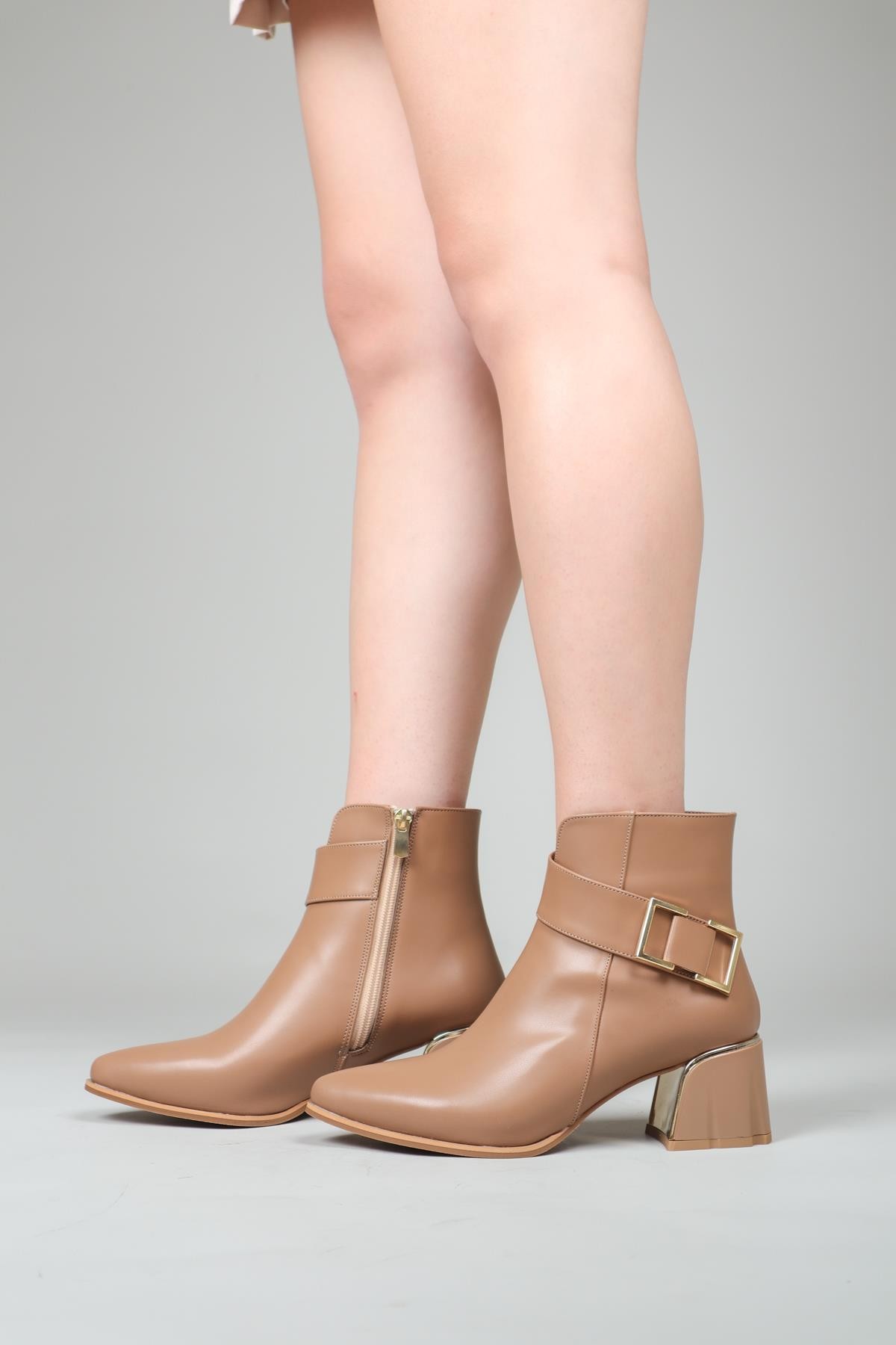 Toka Aksesuarlı Topuk Detaylı Bot  SÜTLÜ KAHVEBOT