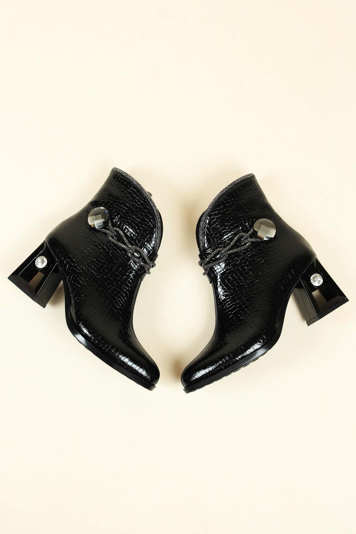 Topuk Detaylı Taş Tokalı Kroko Bot SİYAHBOT