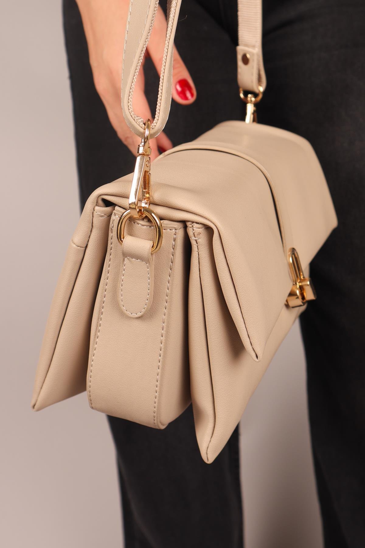 Üç Bölmeli Çapraz Kadın Çanta NUTÇANTA