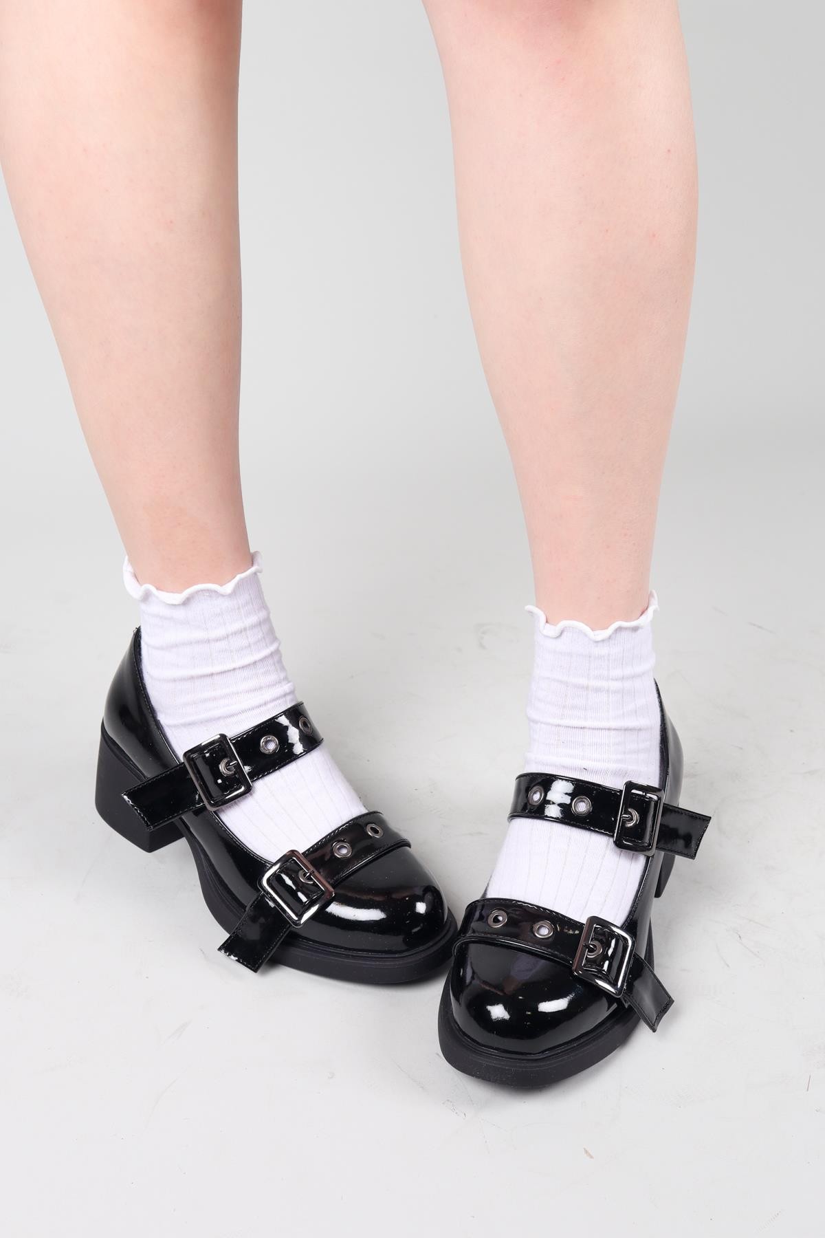 VALORİS Çift Kemerli Rugan Topuklu Ayakkabı SİYAHTOPUKLU AYAKKABI