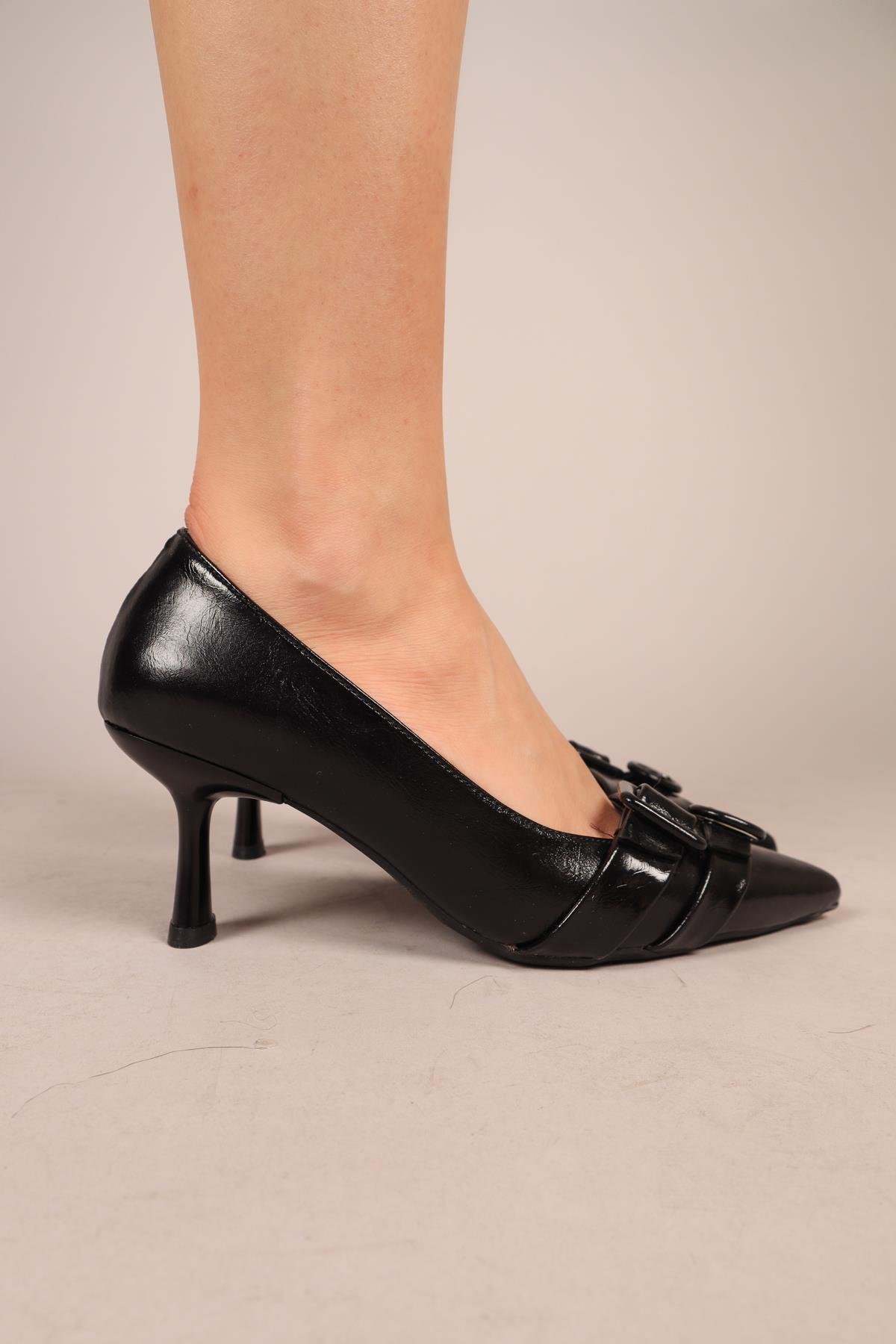 VIVA Çift Kemer Detaylı Alçak Topuklu Ayakkabı SİYAHTOPUKLU AYAKKABI