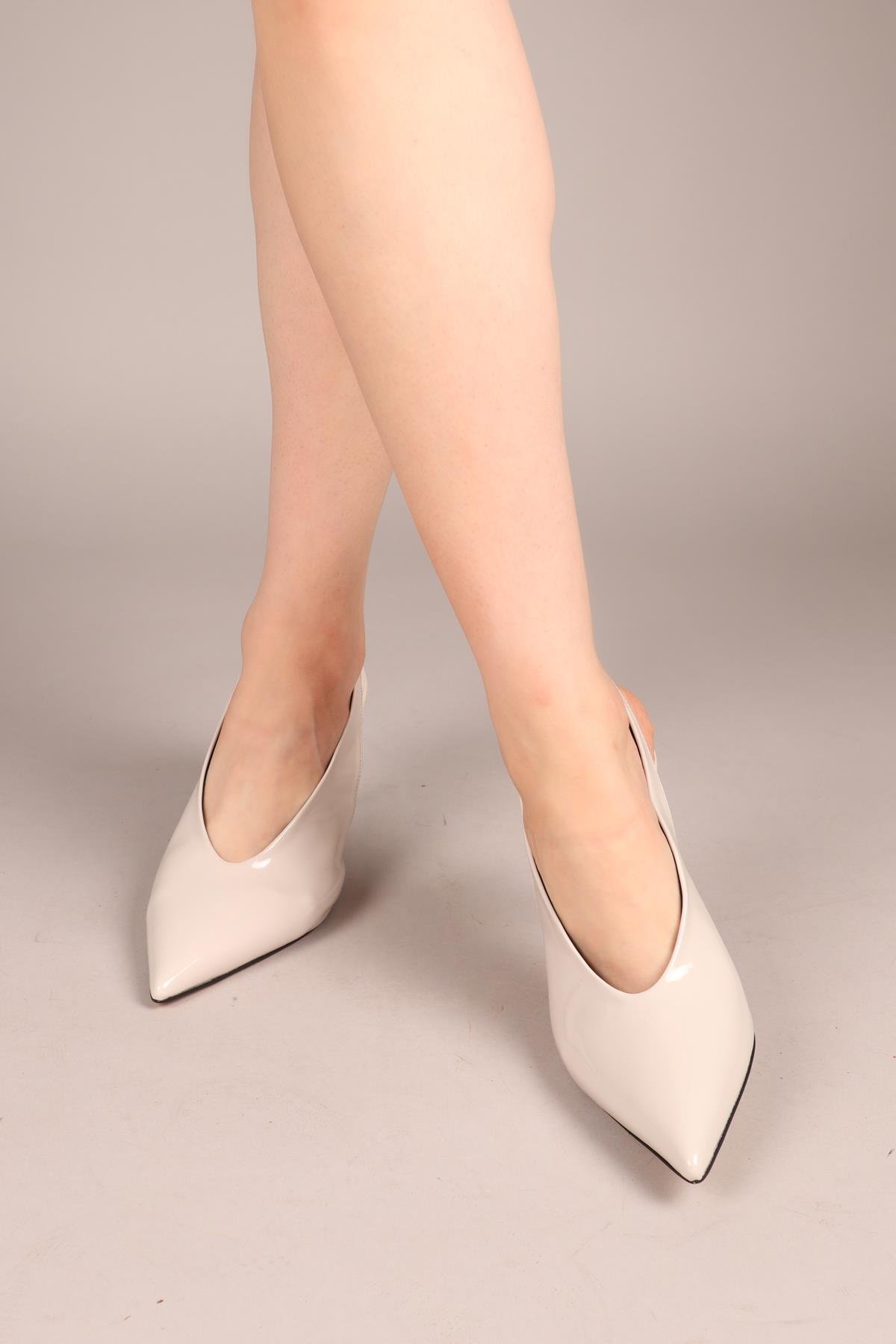 YALENİ Arkası Lastikli Rugan Stiletto GRİTOPUKLU AYAKKABI