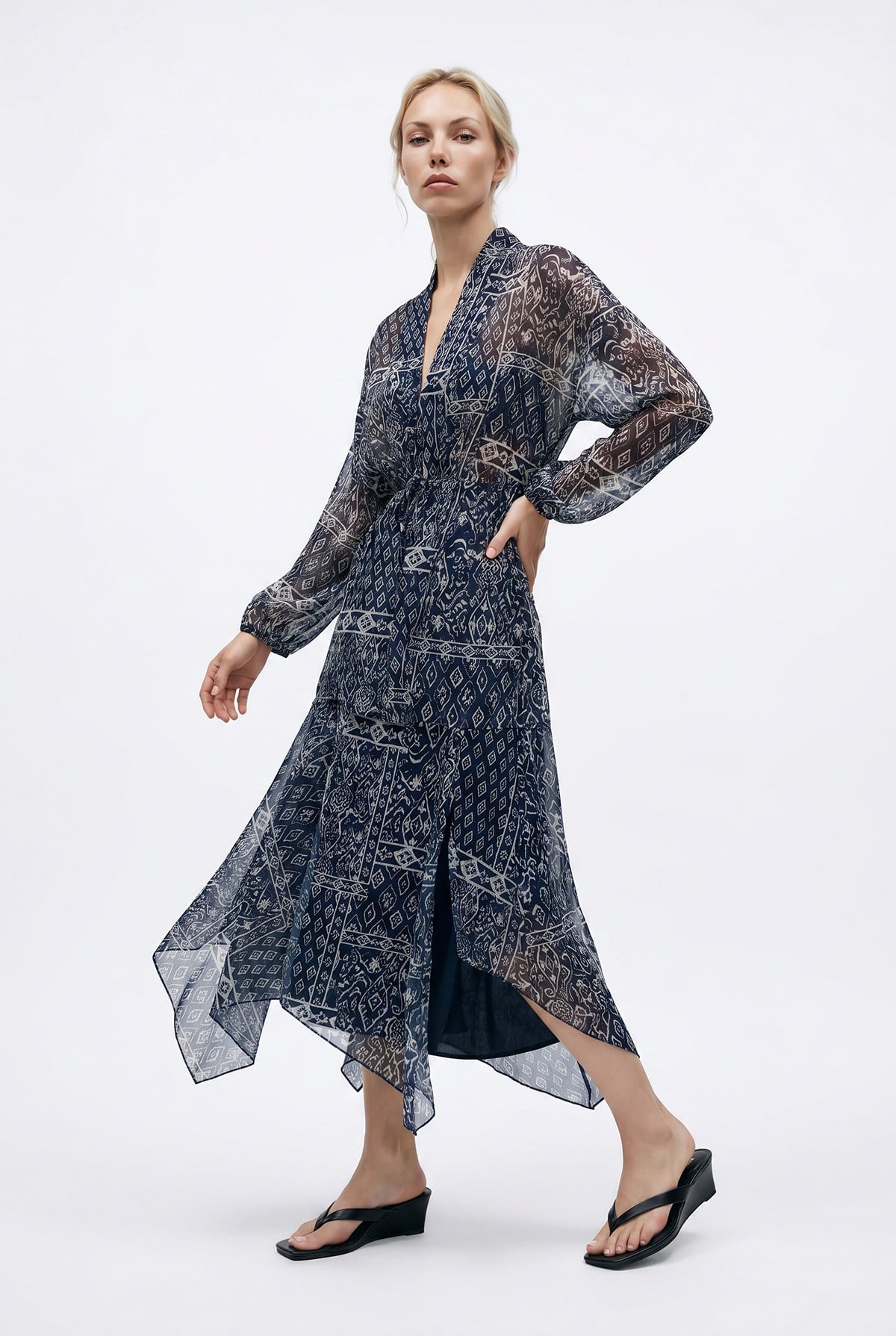 Quzu Aksesuar Detaylı Kimono Lacivert