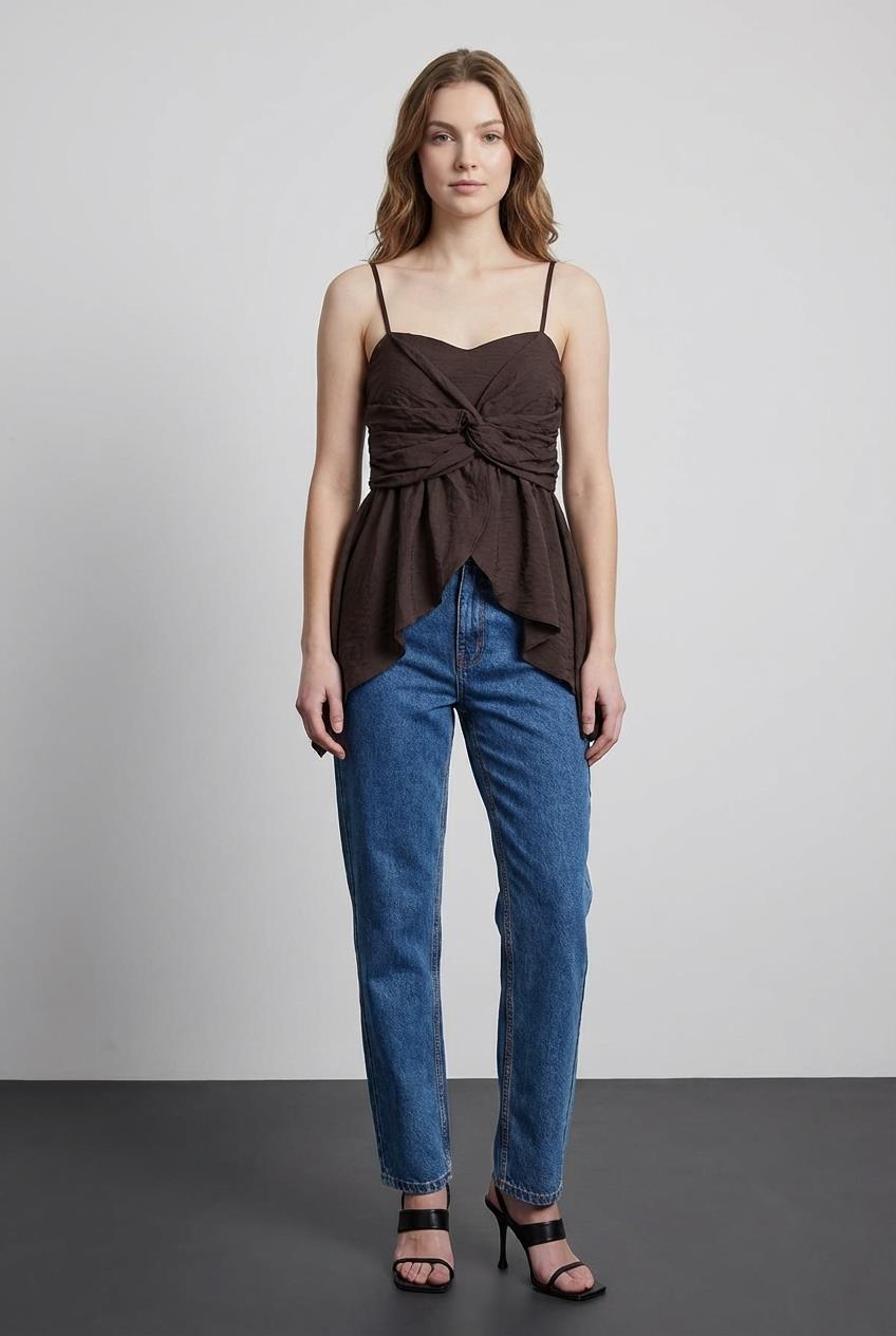 Quzu Asimetrik Askılı Bluz Kahve