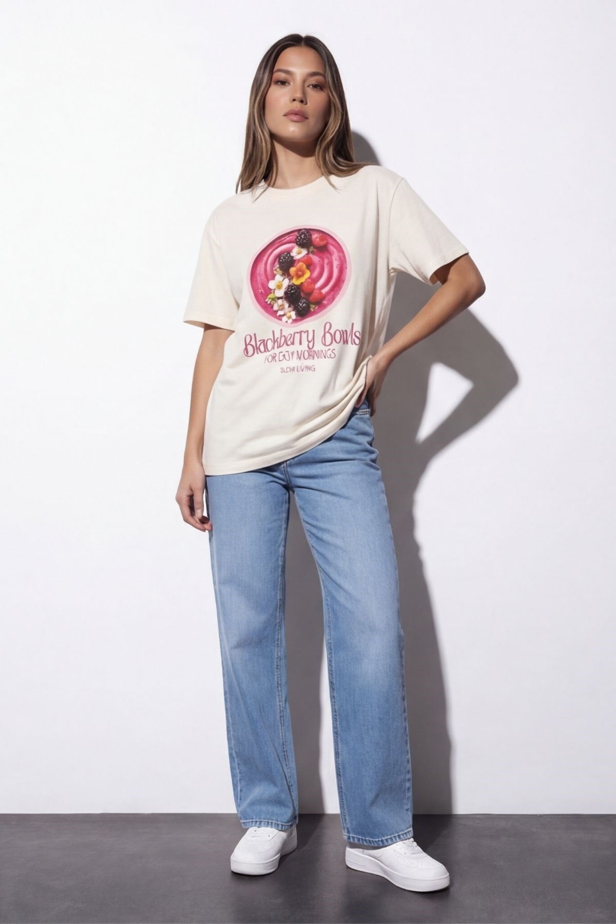 Quzu Baskı Nakış Detaylı T-shirt Ekru