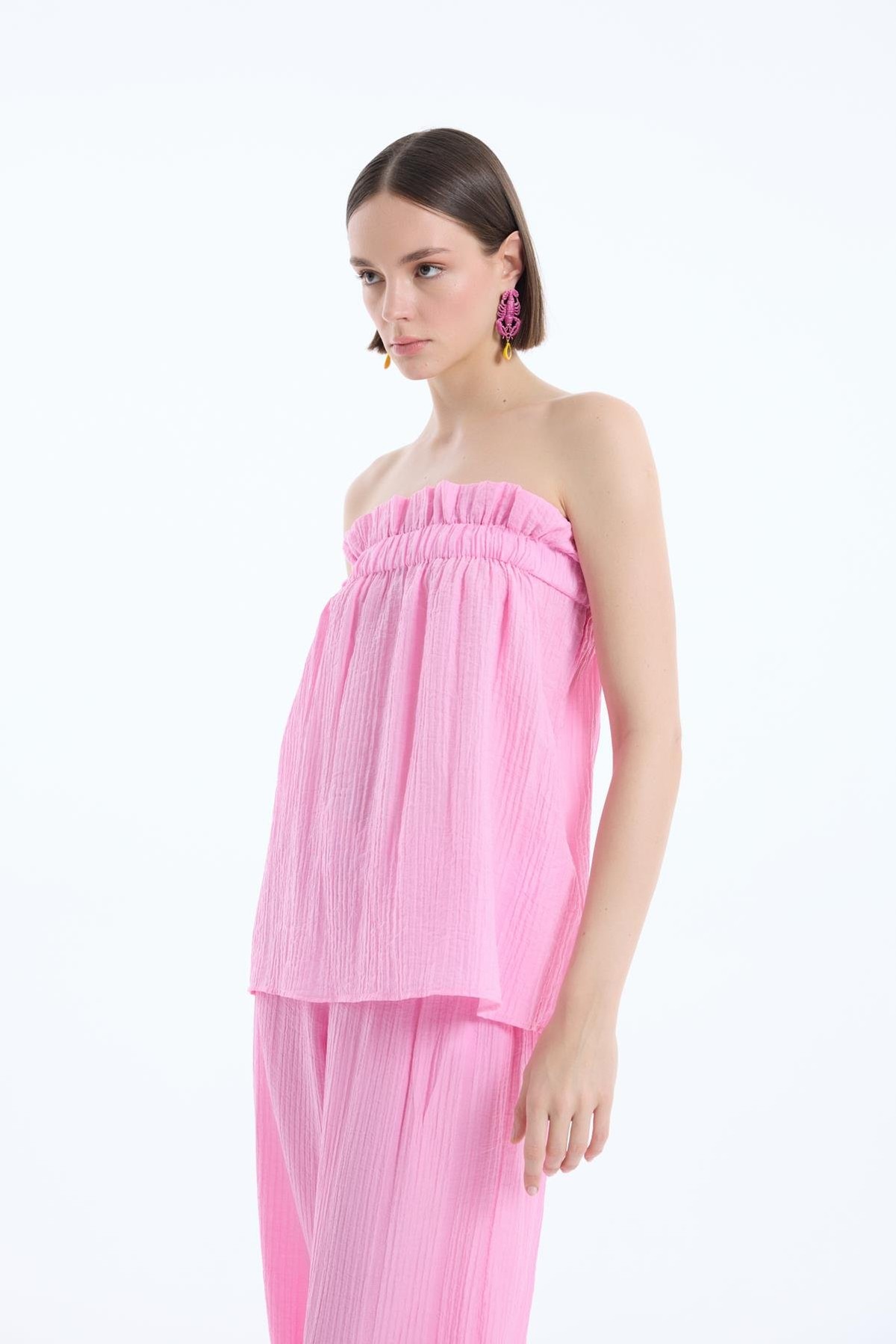 Quzu Fırfırlı Straplez Bluz Pembe