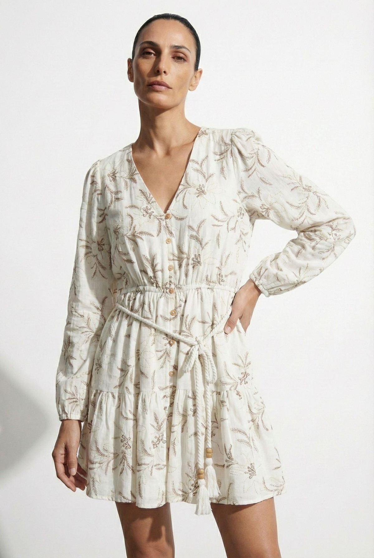 Quzu Nakış Detaylı Elbise Ekru