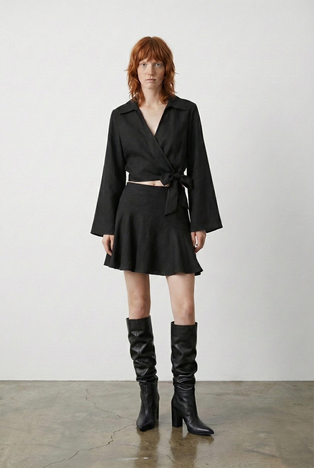 Quzu Volanlı Asimetrik Mini Etek Siyah