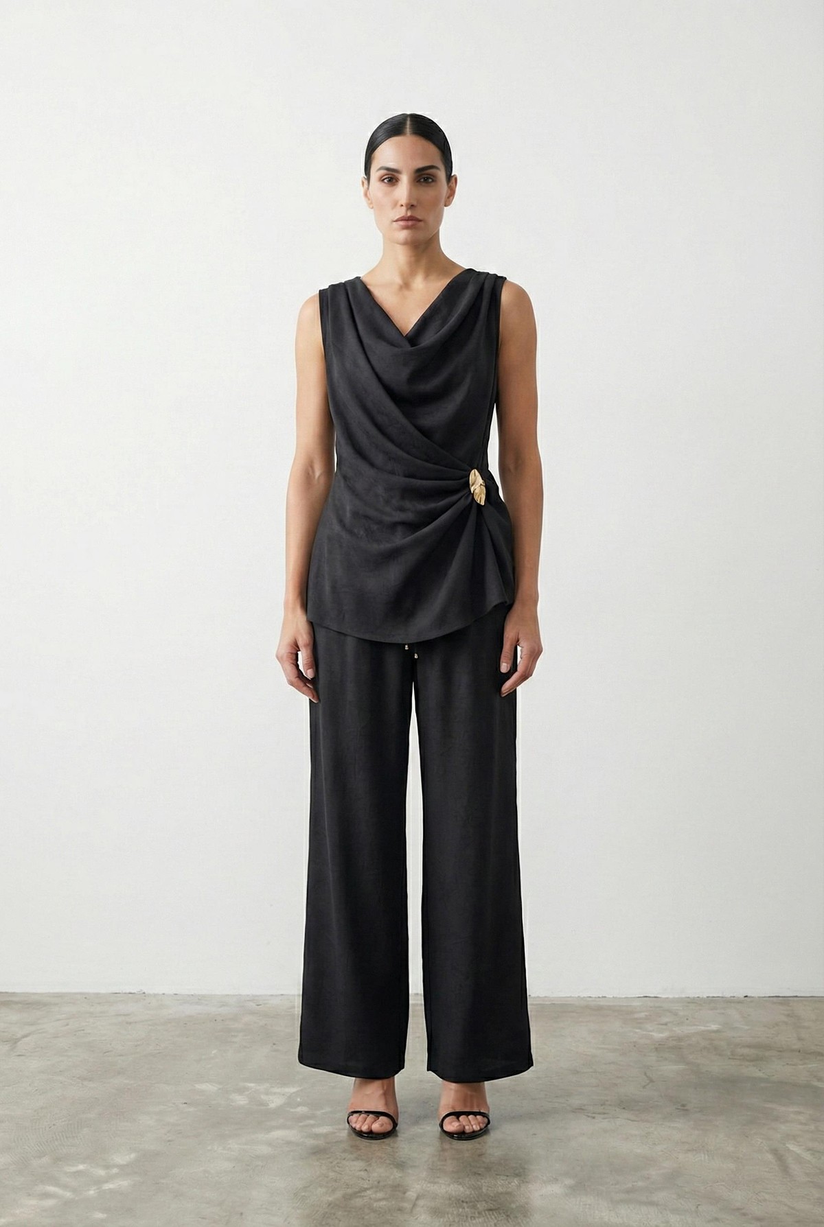 Quzu Aksesuar Detaylı Bluz Siyah