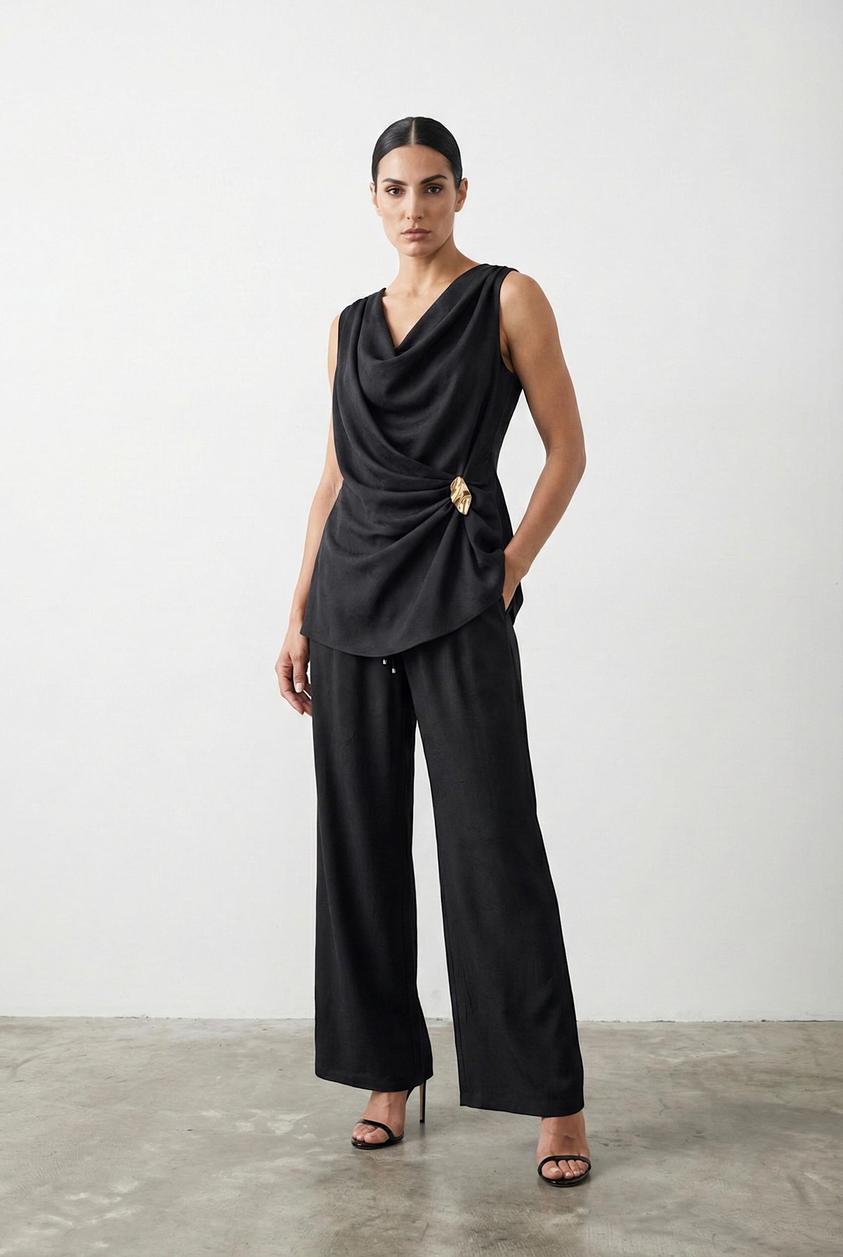 Quzu Aksesuar Detaylı Bluz Siyah