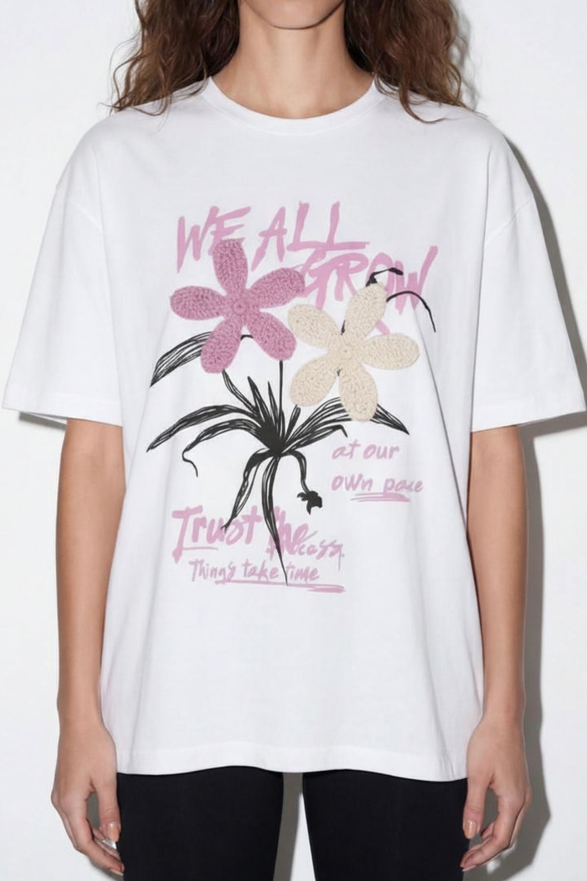 Quzu Aksesuarlı Baskı Detaylı T-shirt Ekru