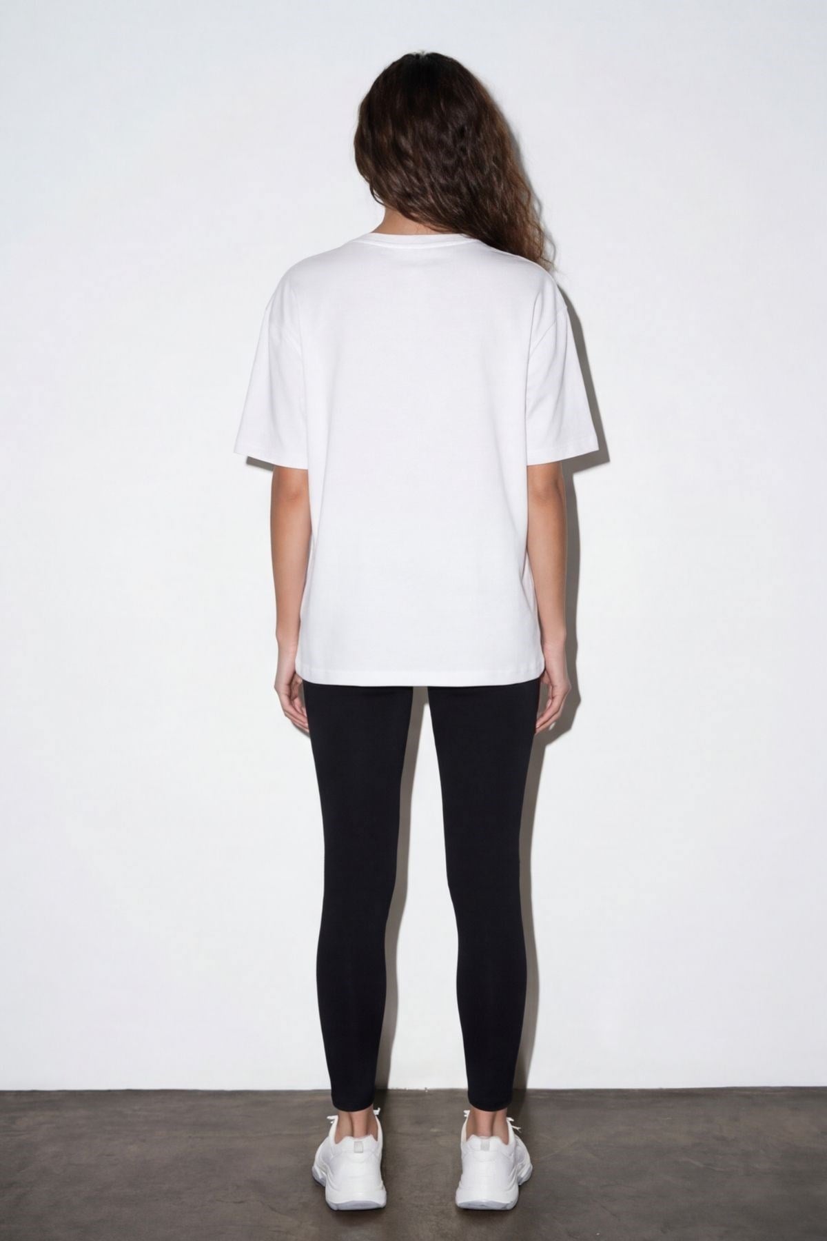 Quzu Aksesuarlı Baskı Detaylı T-shirt Ekru