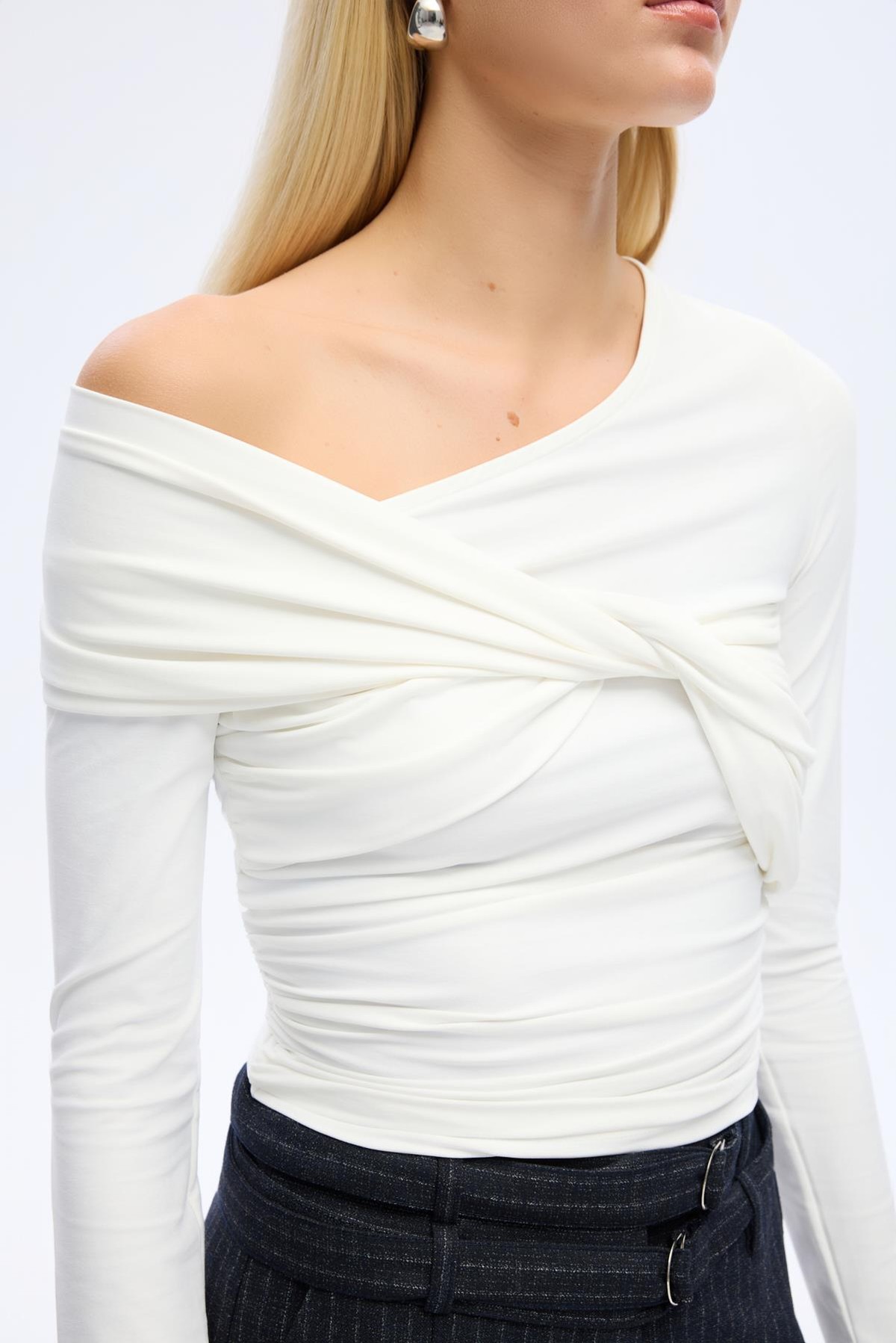 Quzu Asimetrik Bluz Ekru