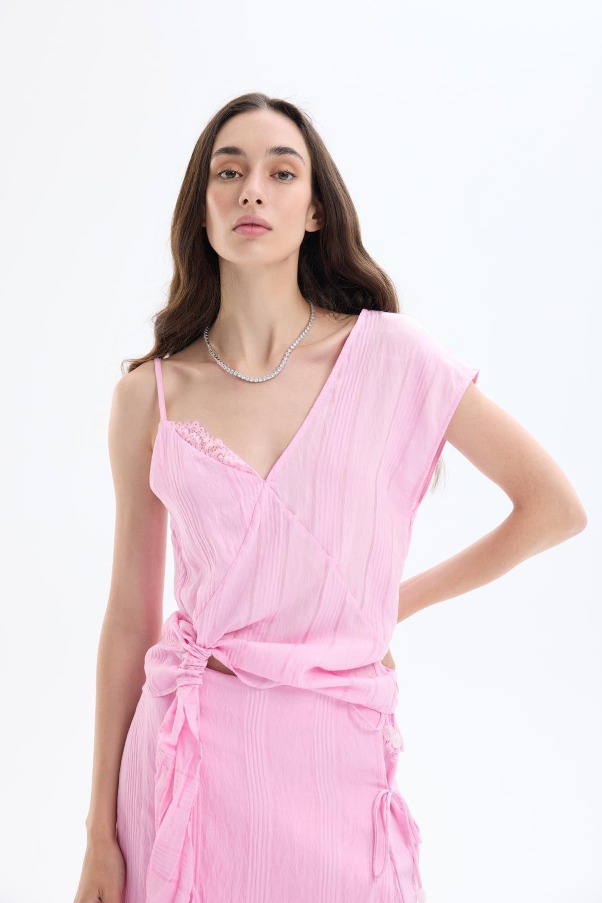 Quzu Asymmetric Lace Detail Blouse Pink