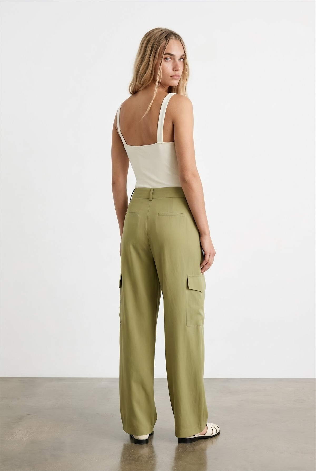Quzu Askı Detaylı Bodysuit Ekru