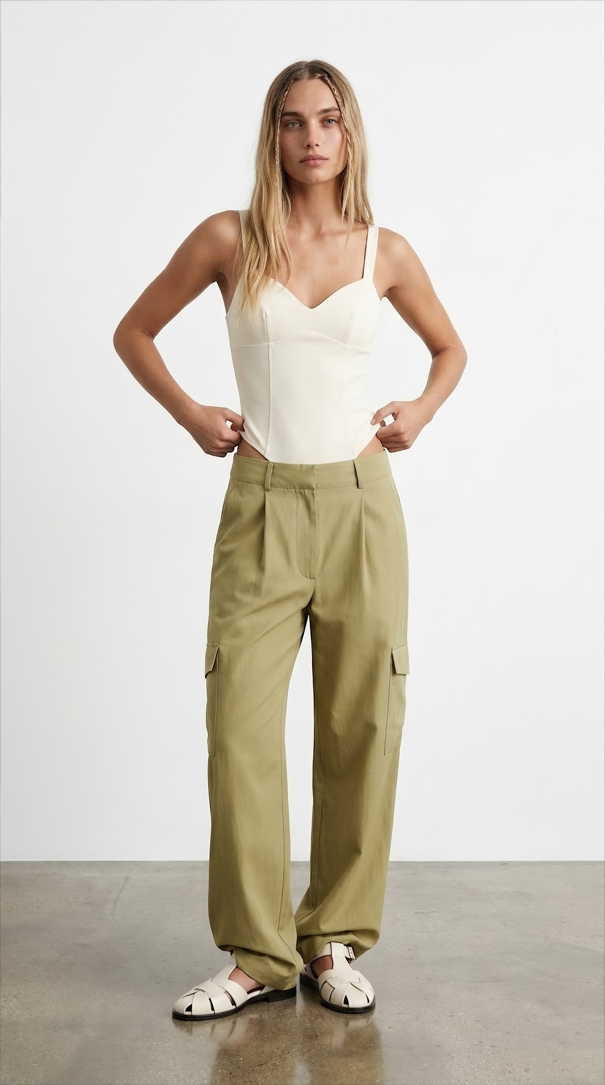 Quzu Askı Detaylı Bodysuit Ekru