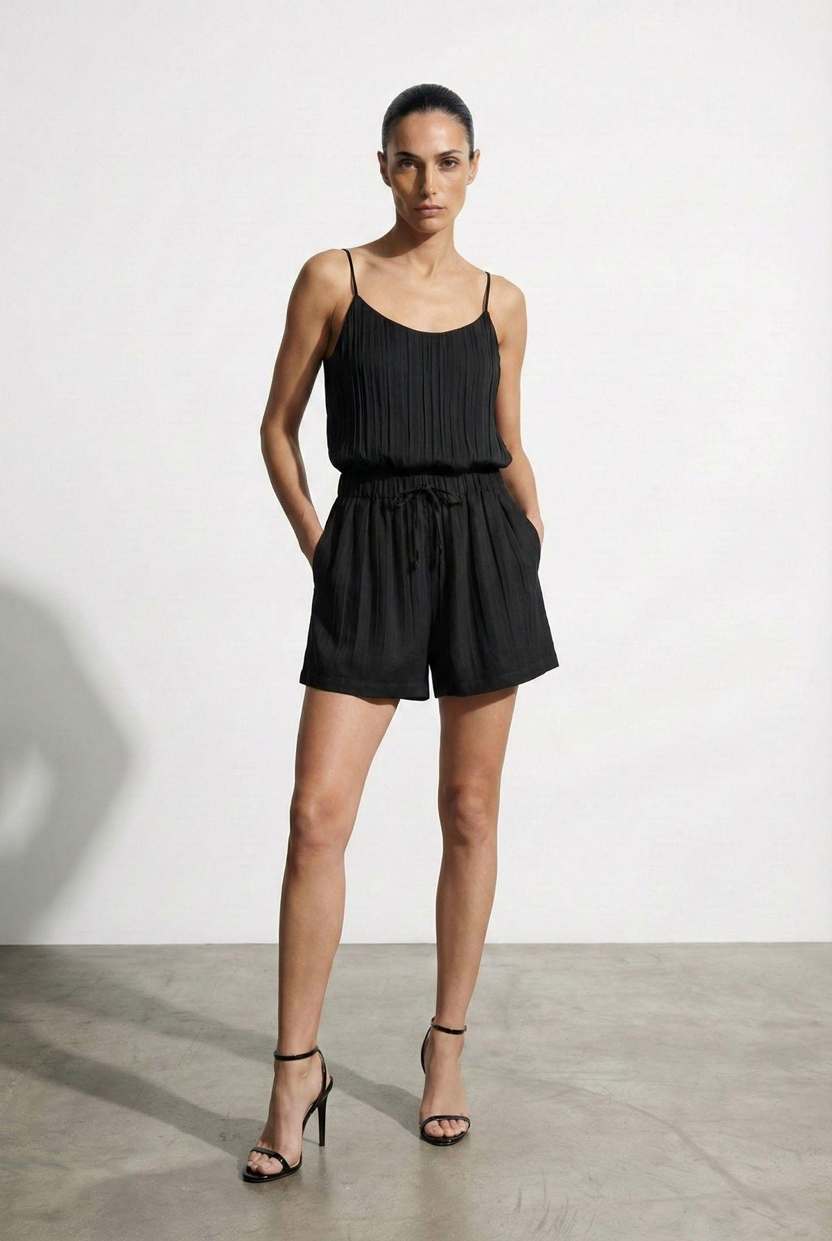 Quzu Askılı Bluz Siyah