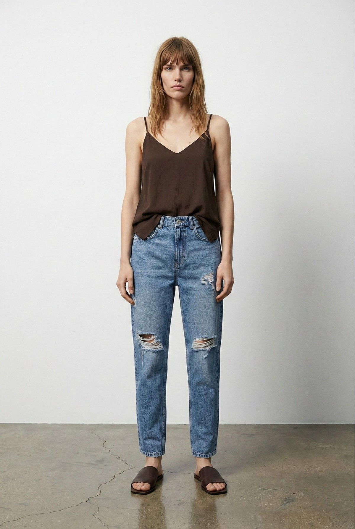 Quzu Askılı V Yaka Bluz Kahve