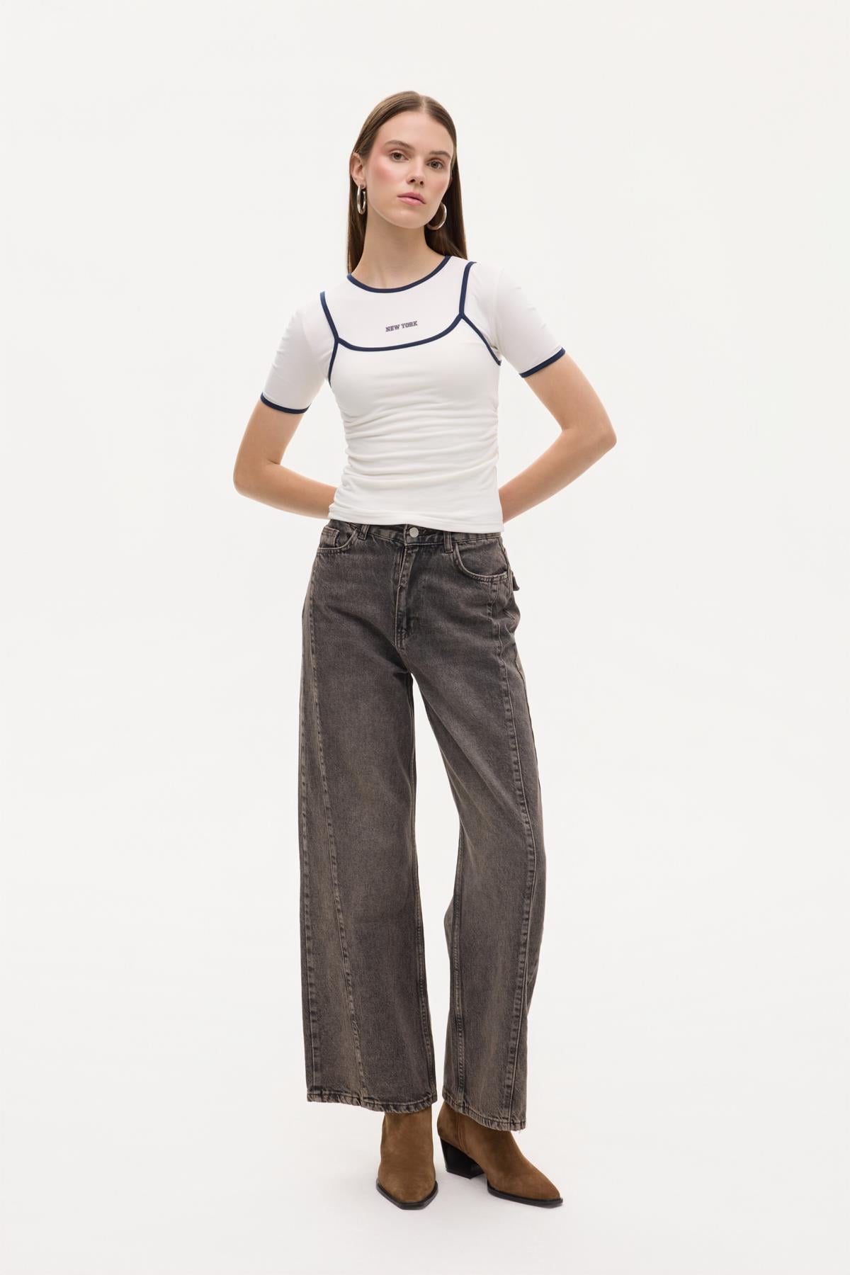Quzu Atlet Detaylı T-shirt Ekru