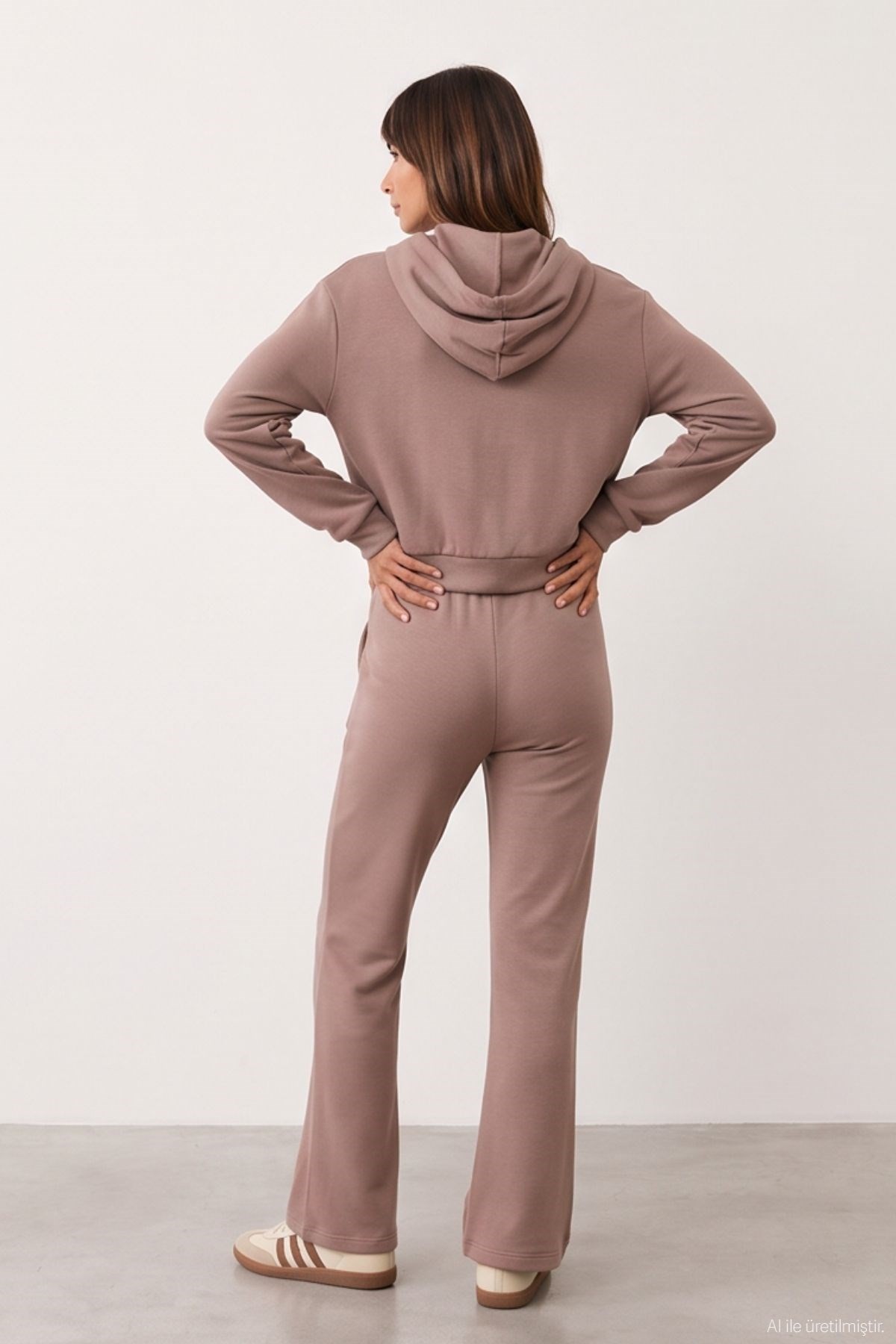 Quzu Bağcık Detaylı Eşofman Camel