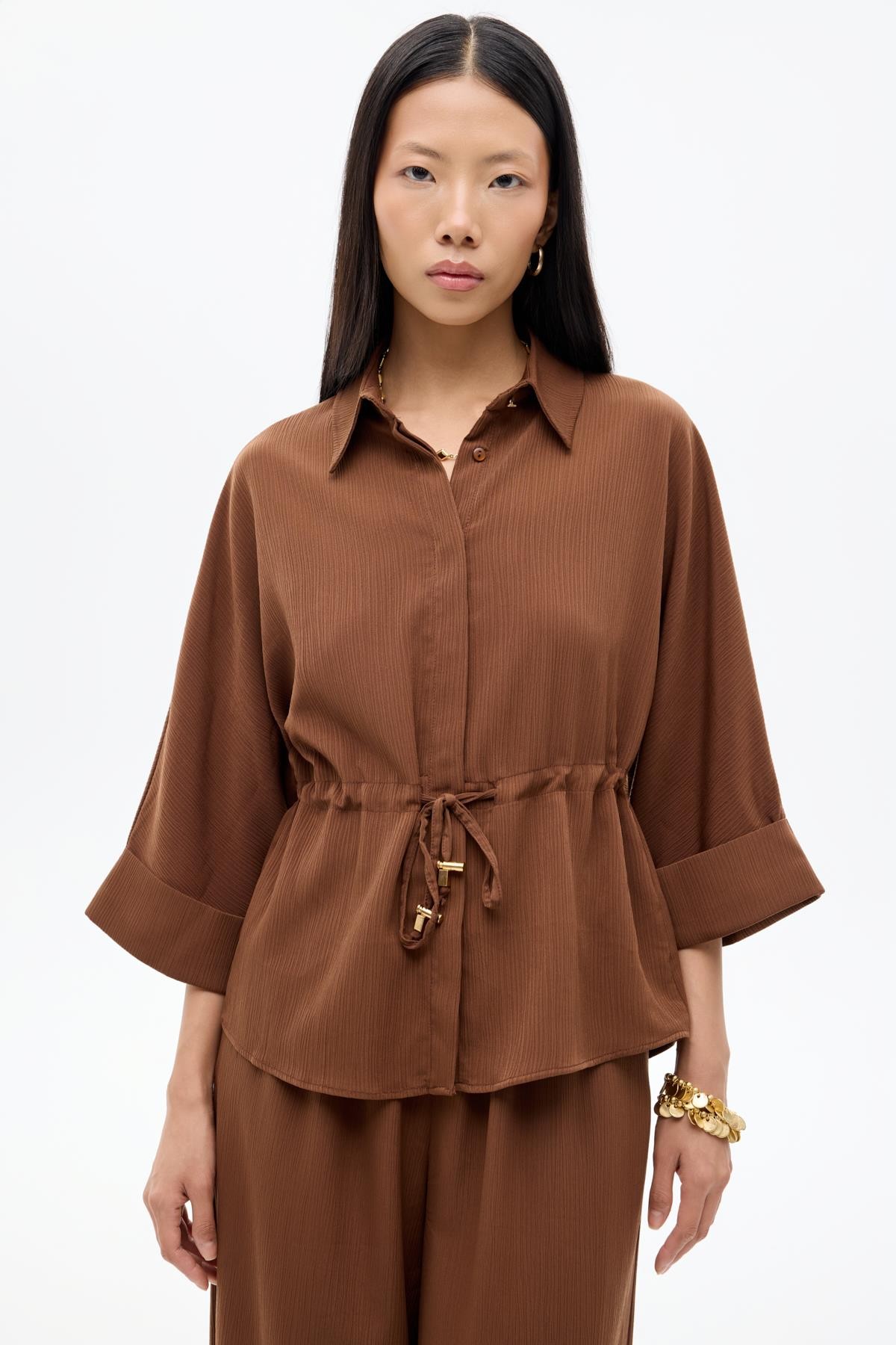 Quzu Bağcık Detaylı Gömlek Kahve