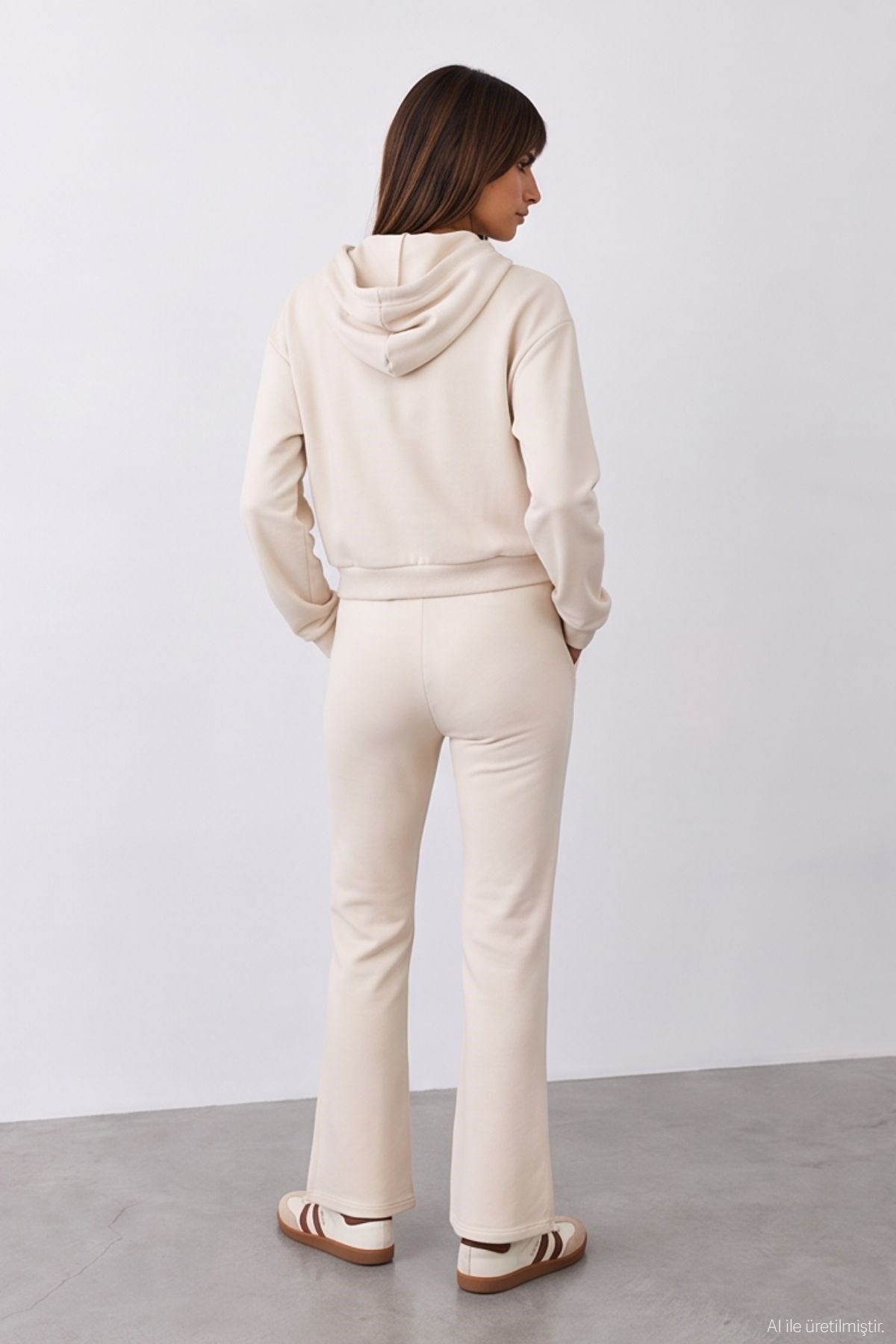 Quzu Bağcık Detaylı Sweatshirt Krem