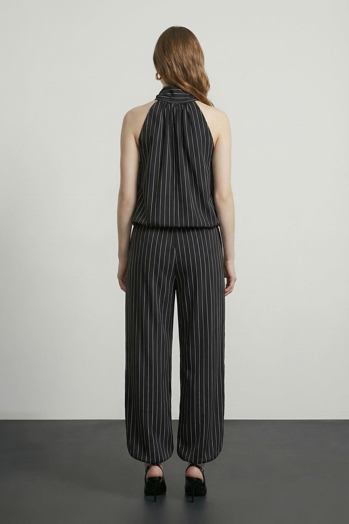 Quzu Bağlama Detaylı Bluz Siyah