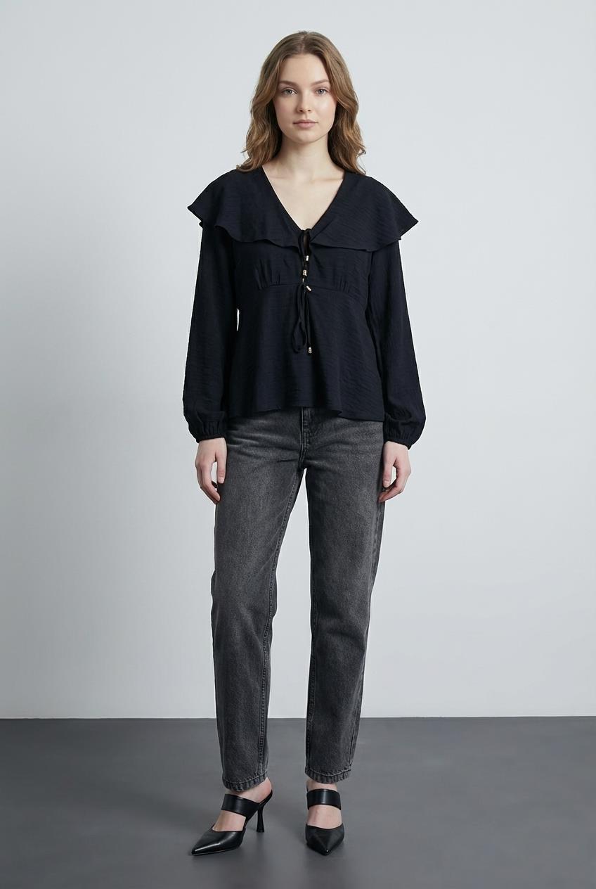 Quzu Bağlama Detaylı Bluz Siyah
