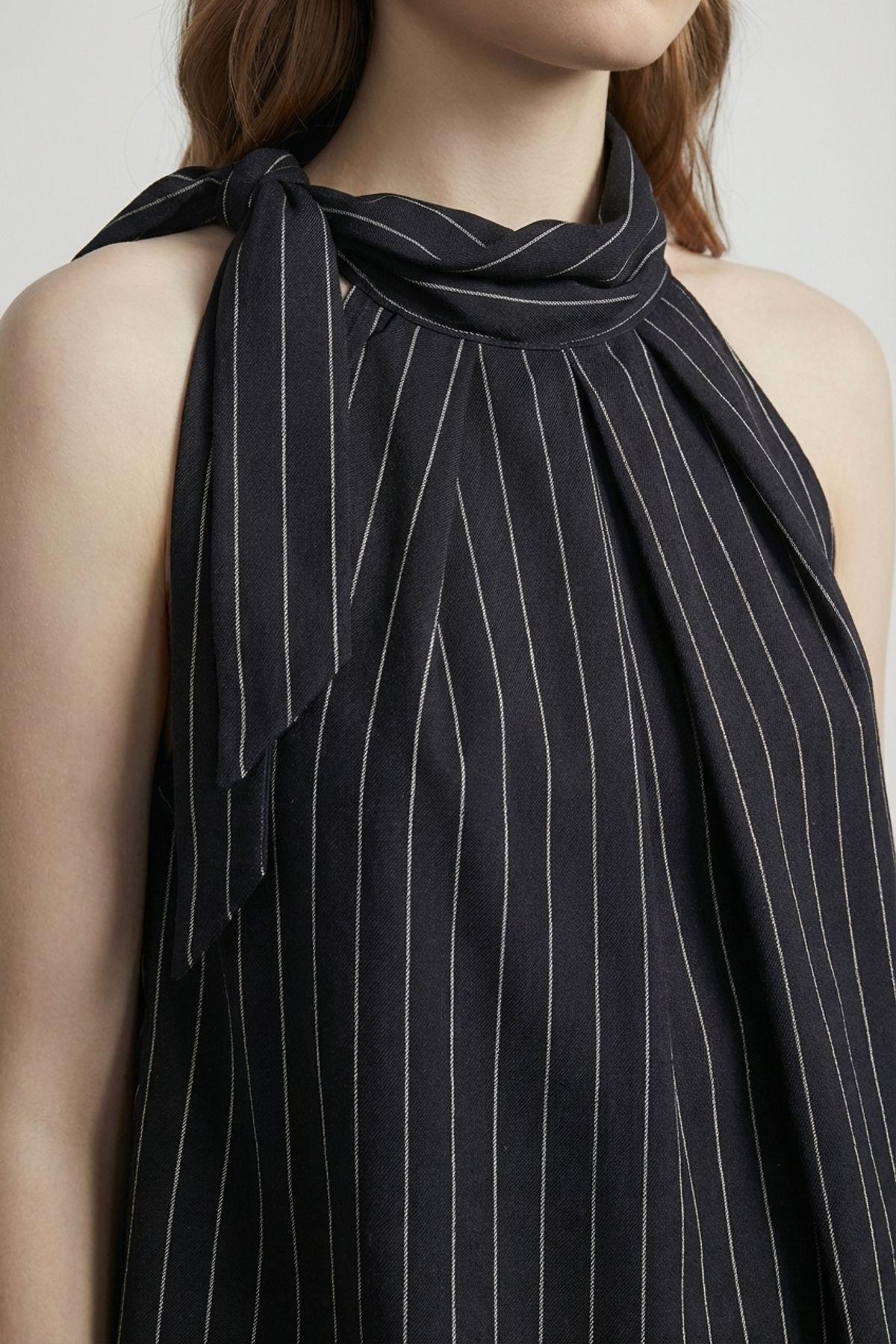 Quzu Bağlama Detaylı Bluz Siyah