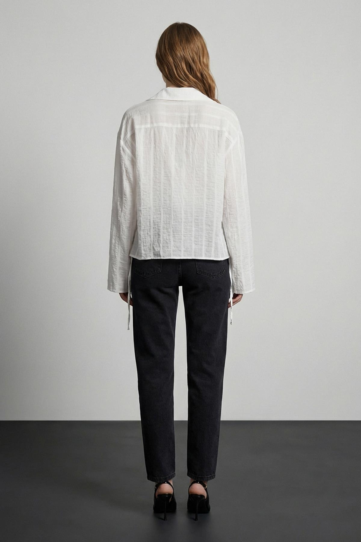 Quzu Bağlama Detaylı Kruvaze Bluz Ekru