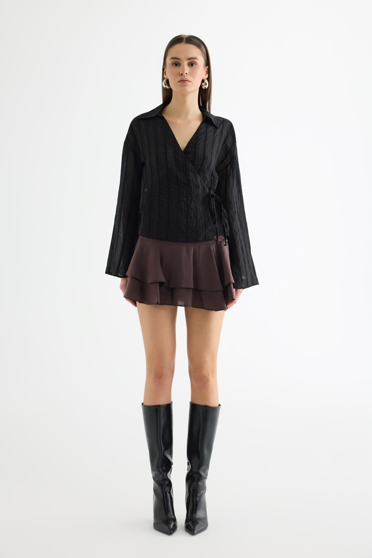 Quzu Bağlama Detaylı Kruvaze Bluz Siyah