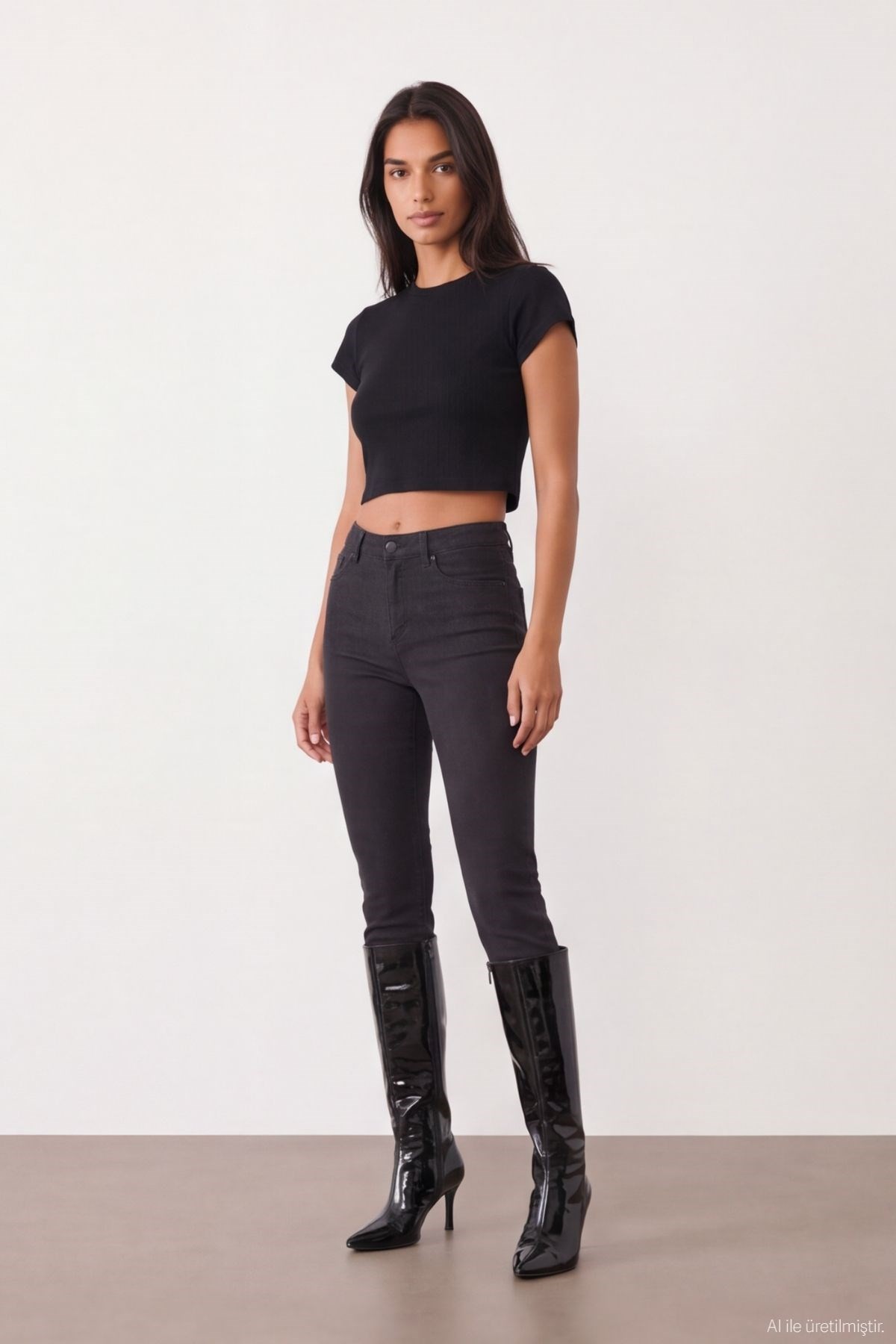 Quzu Basic Crop T-shirt Siyah