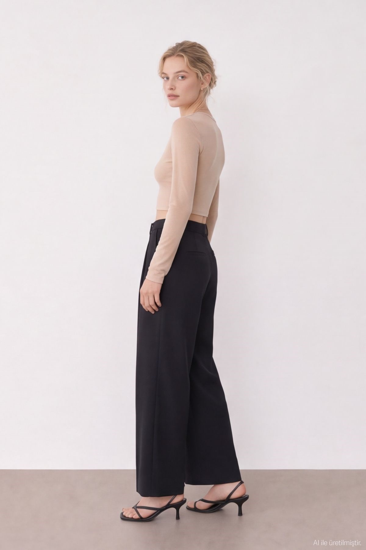 Quzu Basic Crop Top Beige