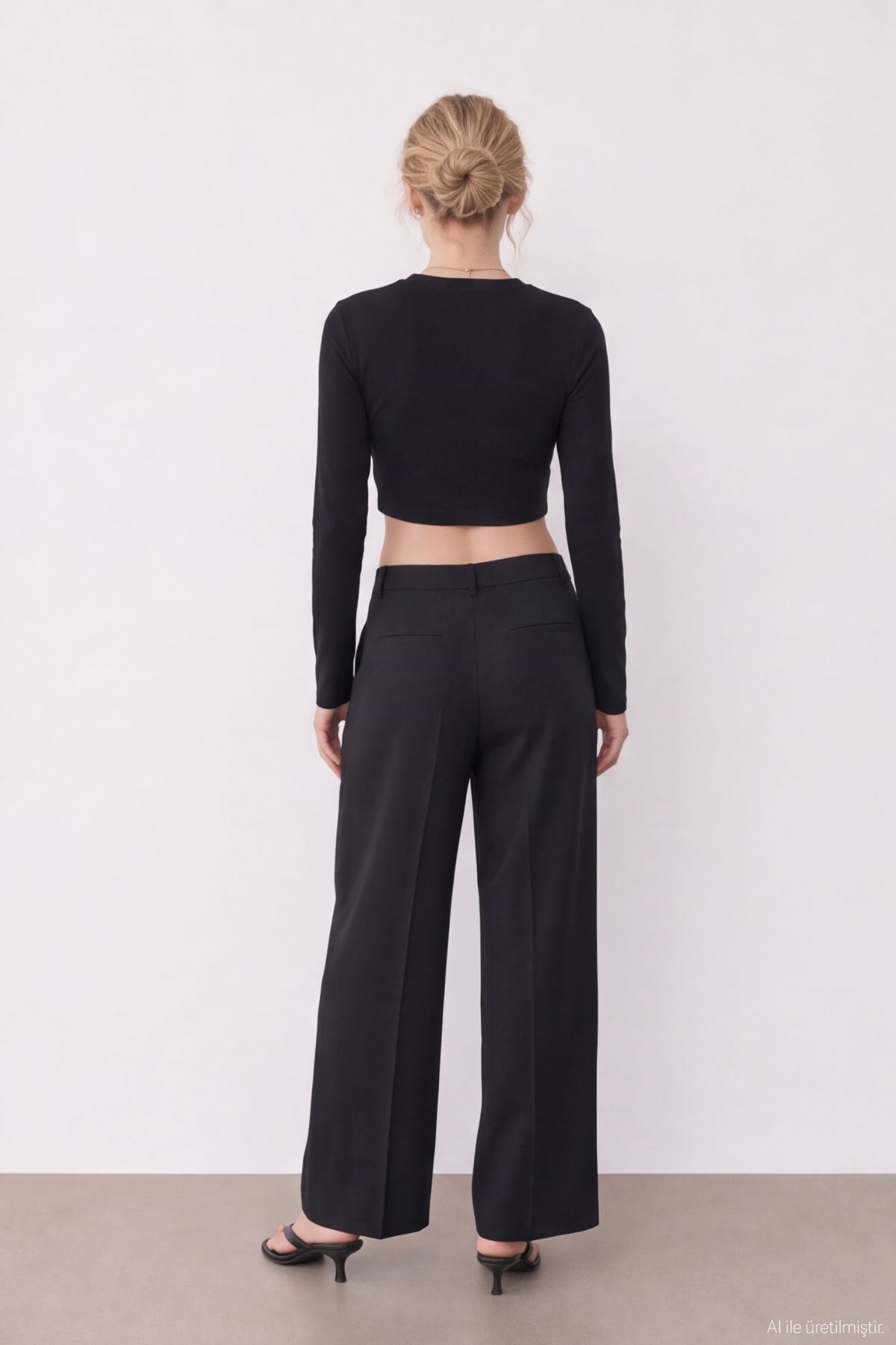 Quzu Basic Crop Top Siyah