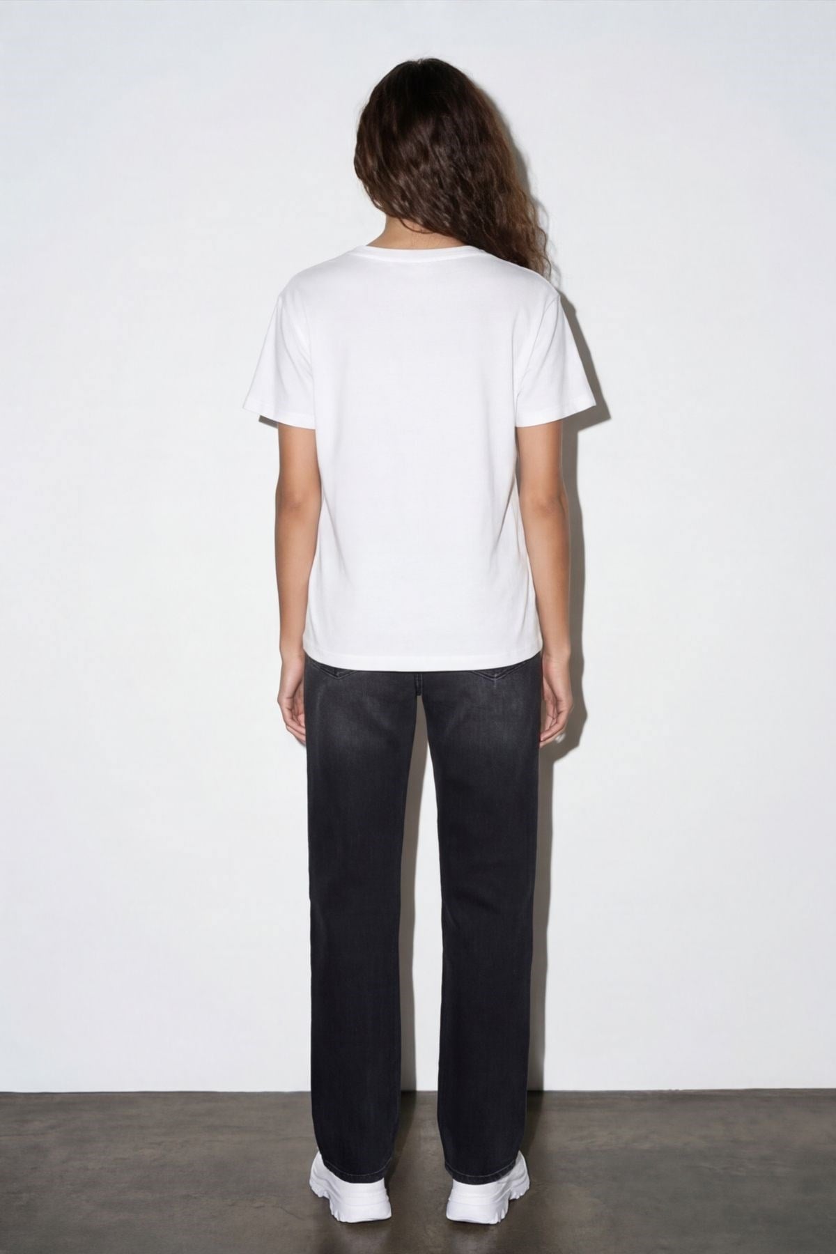 Quzu Baskı Detaylı T-shirt Ekru