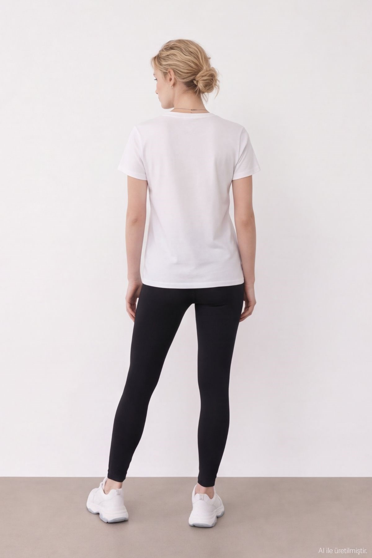 Quzu Baskı Detaylı T-shirt Ekru
