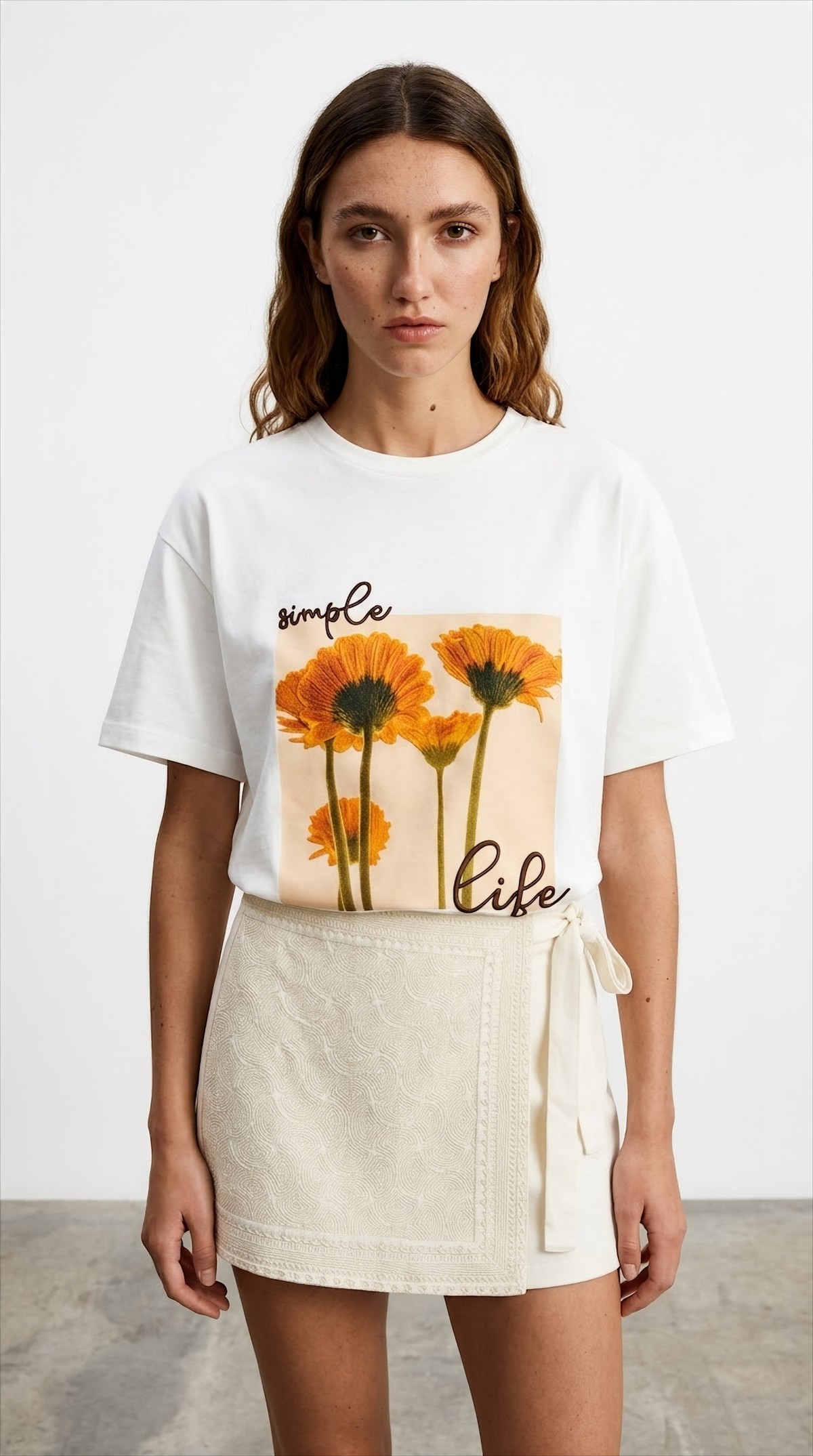 Quzu Baskı Detaylı T-shirt Ekru