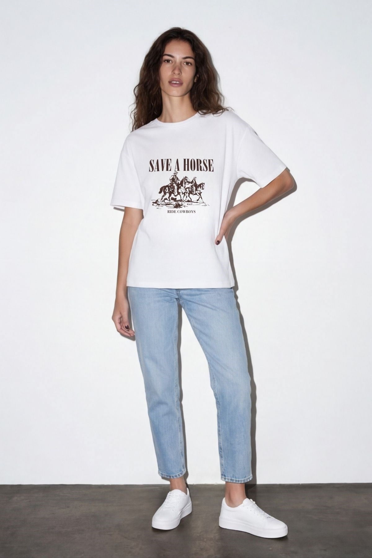 Quzu Baskı Detaylı T-shirt Ekru