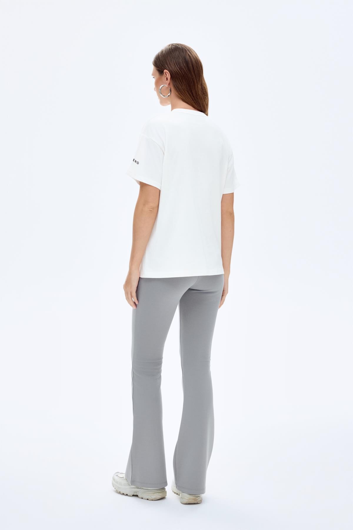 Quzu Baskı Detaylı T-shirt Ekru